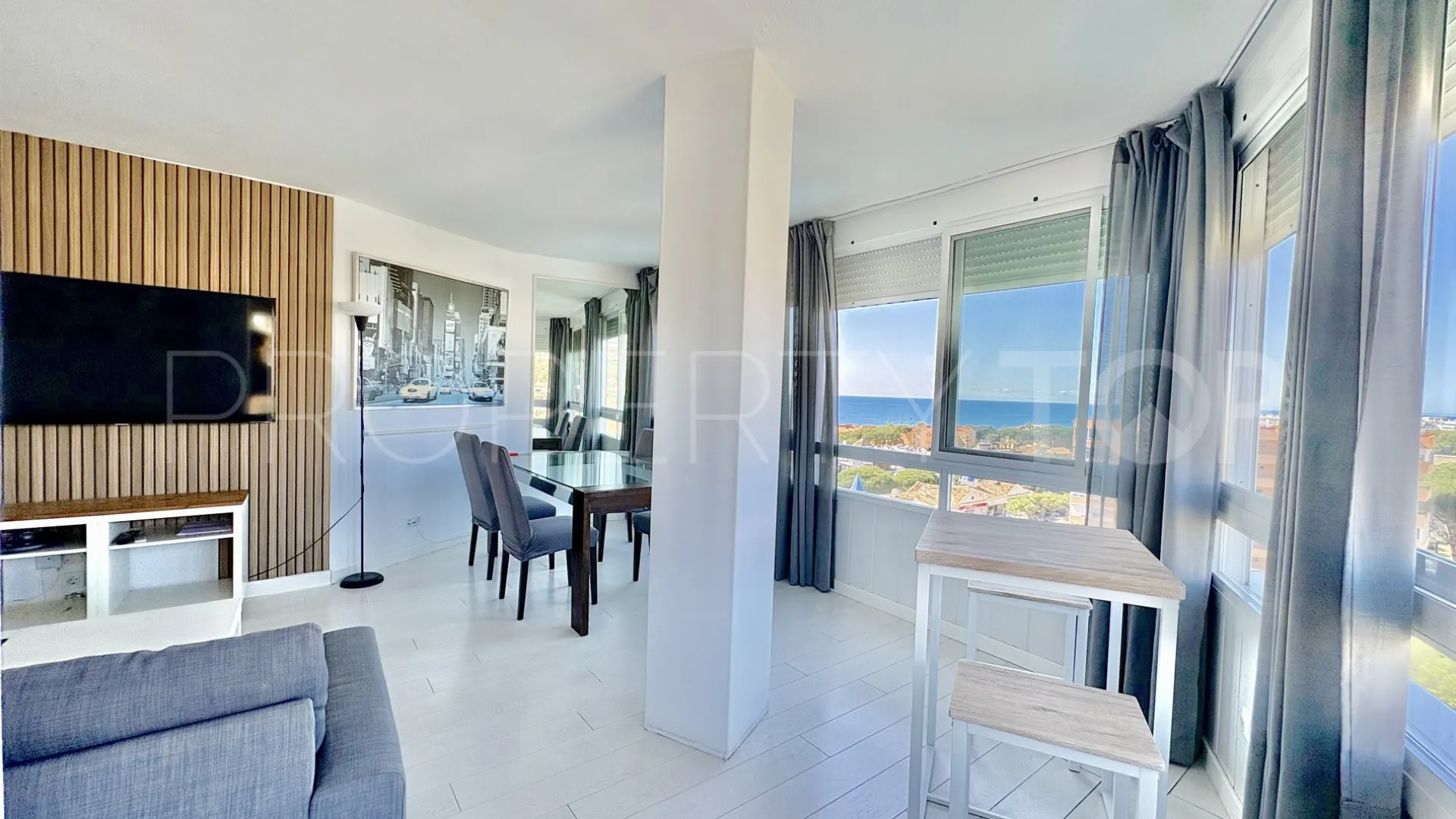 For sale Calahonda apartment with 2 bedrooms