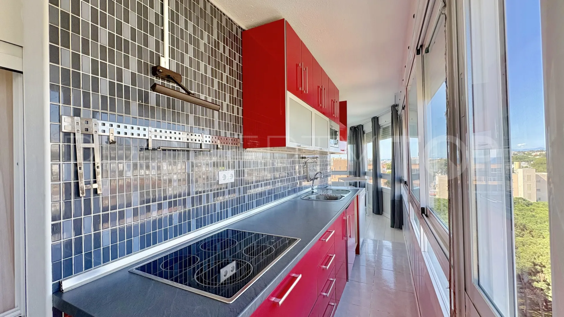 For sale Calahonda apartment with 2 bedrooms