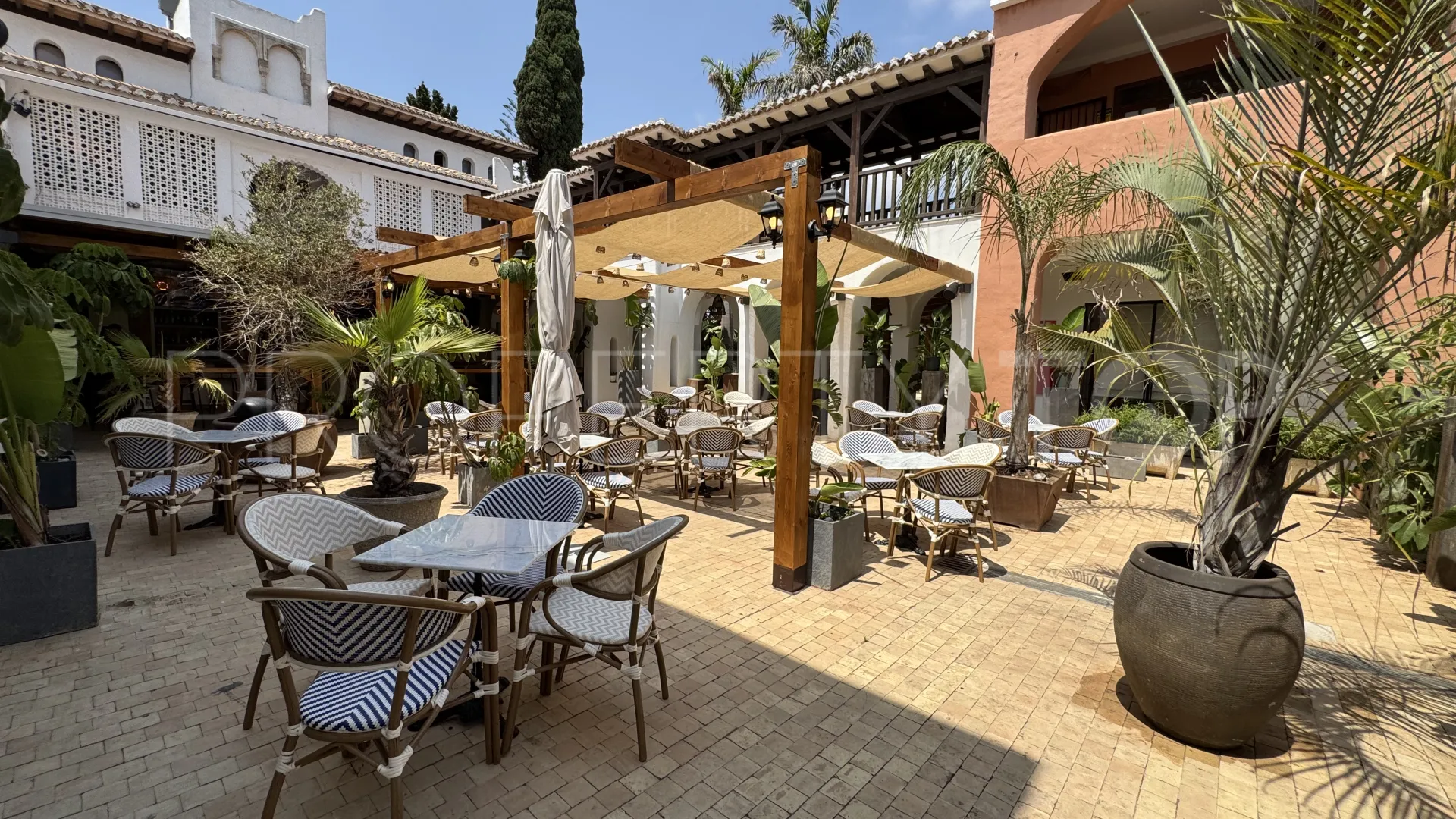 For sale Calahonda commercial premises