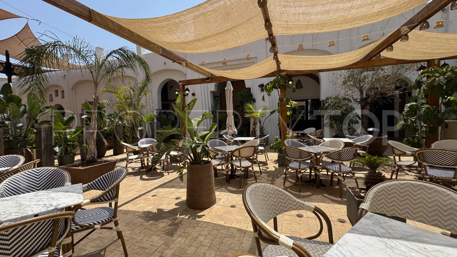For sale Calahonda commercial premises