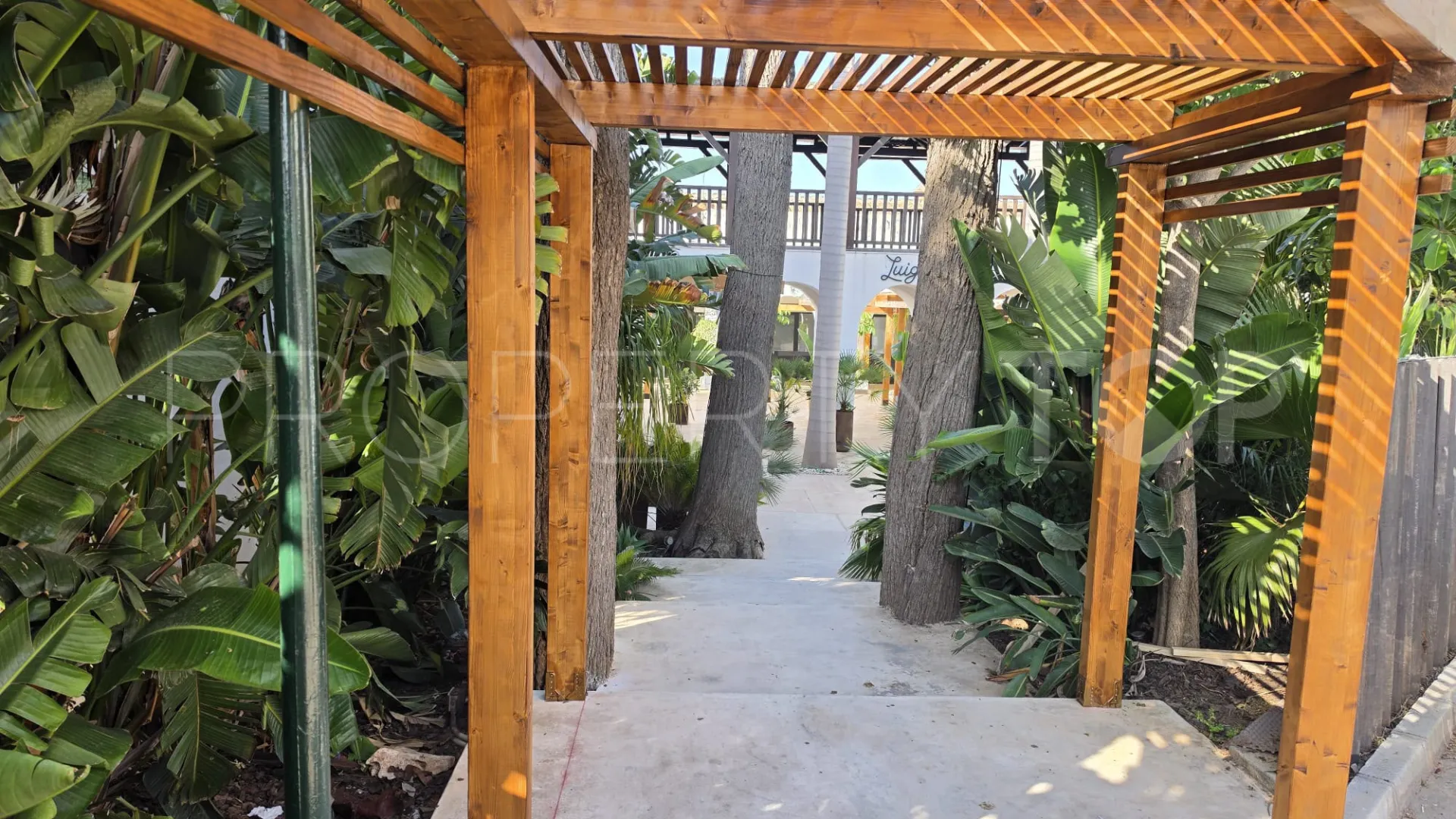 For sale Calahonda commercial premises