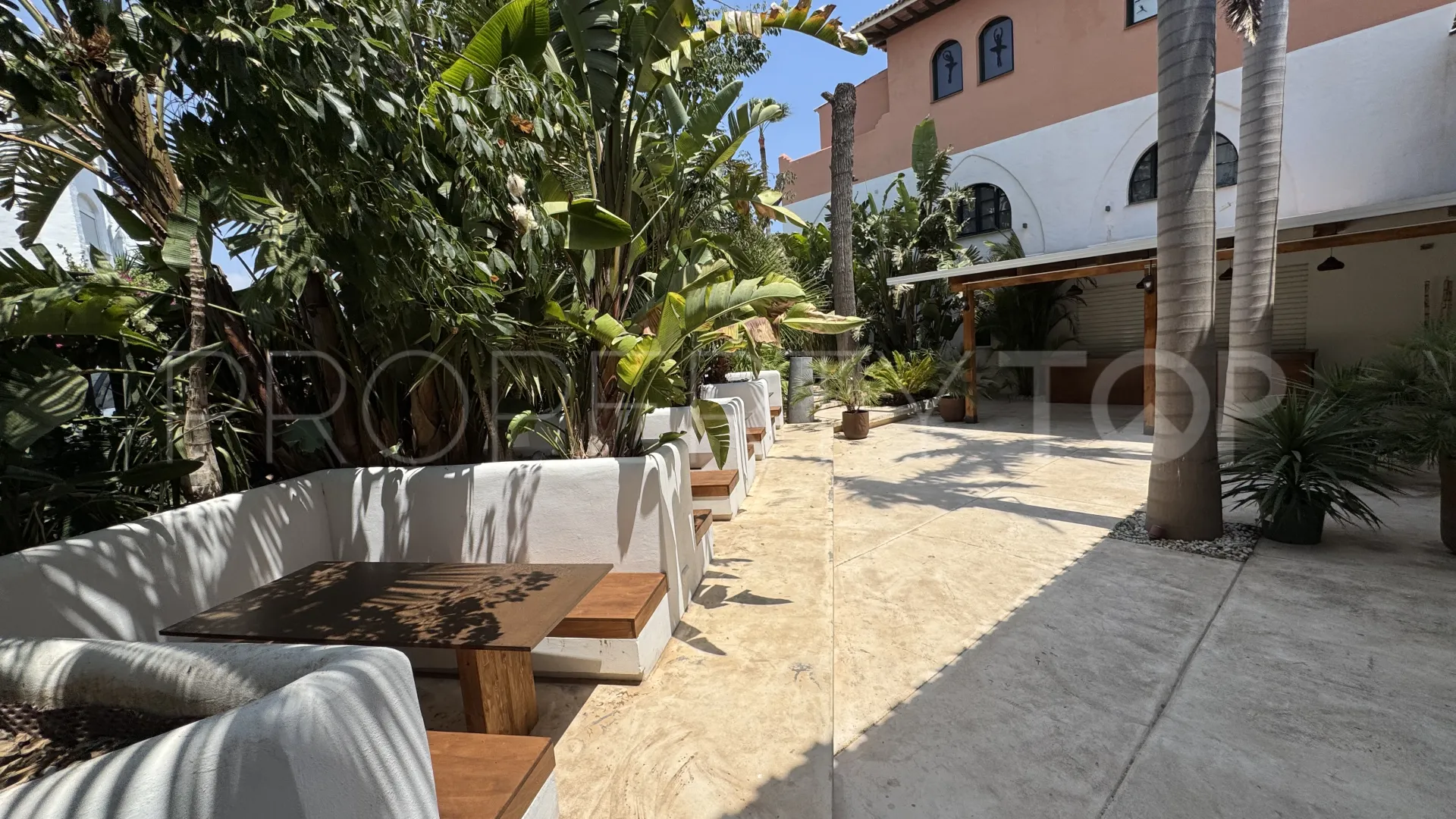 For sale Calahonda commercial premises