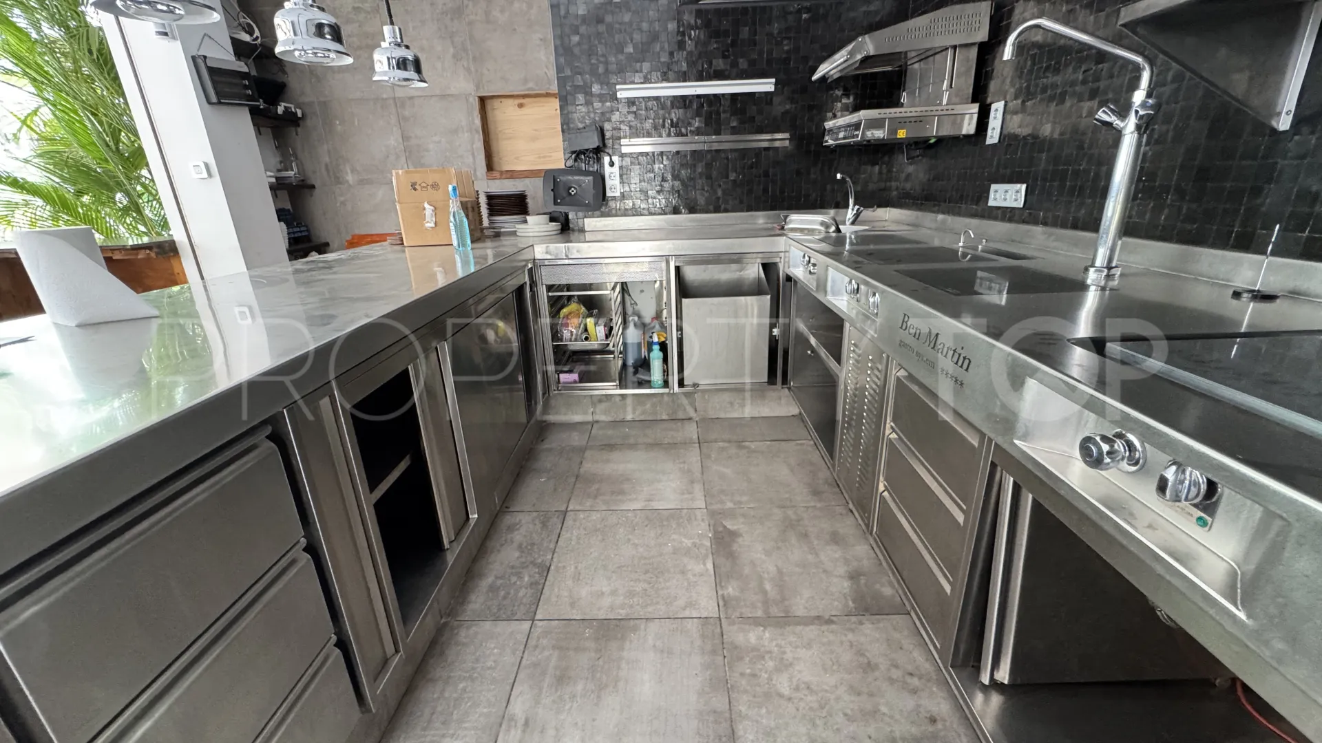 For sale Calahonda commercial premises