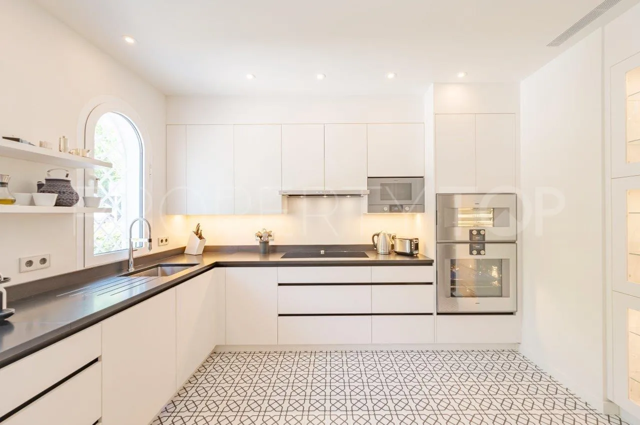 For sale Marbella Golden Mile town house