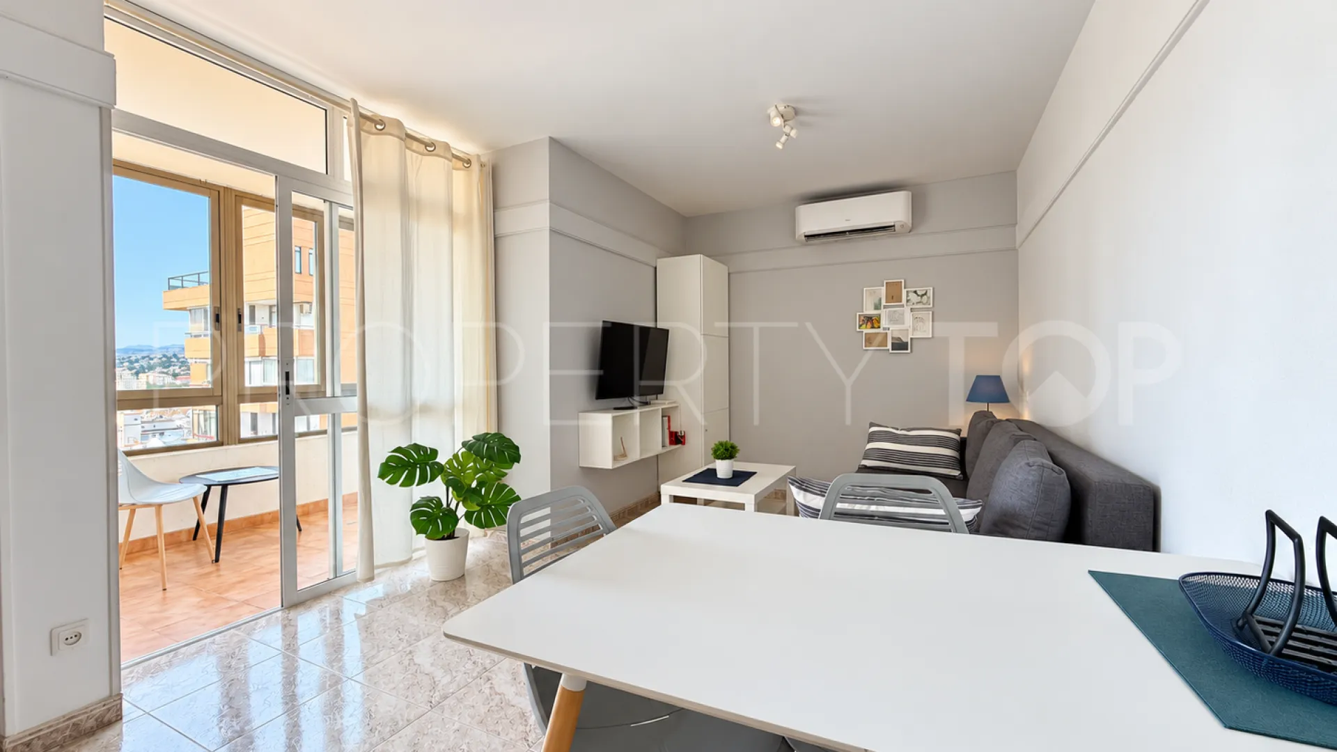 Comprar apartamento en Fuengirola Puerto con 1 dormitorio