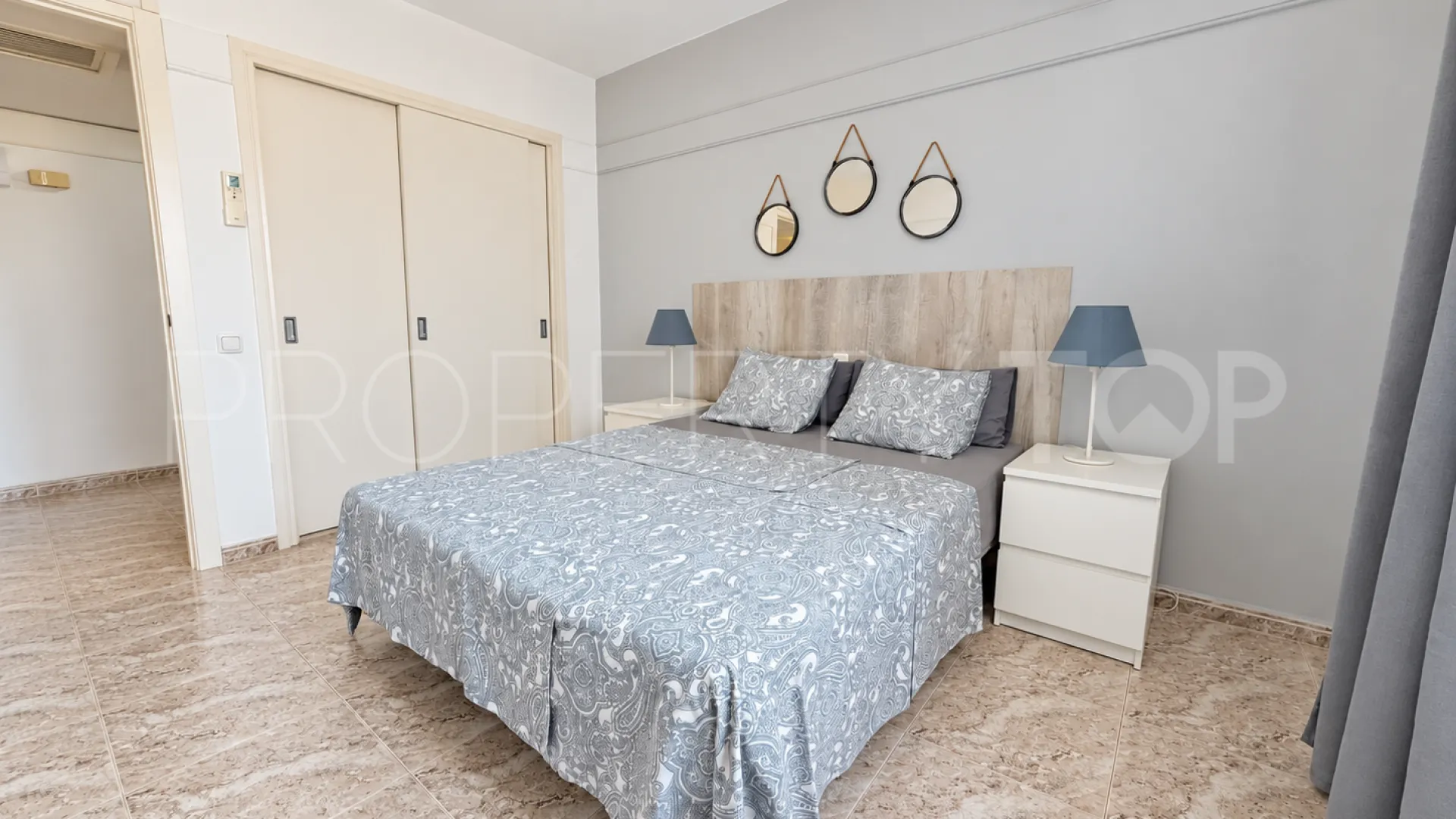 Comprar apartamento en Fuengirola Puerto con 1 dormitorio