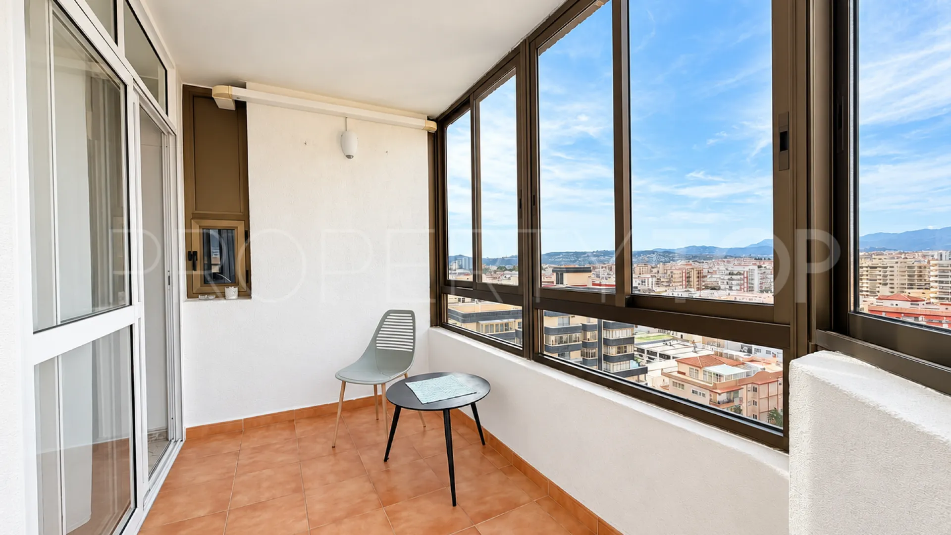 Comprar apartamento en Fuengirola Puerto con 1 dormitorio