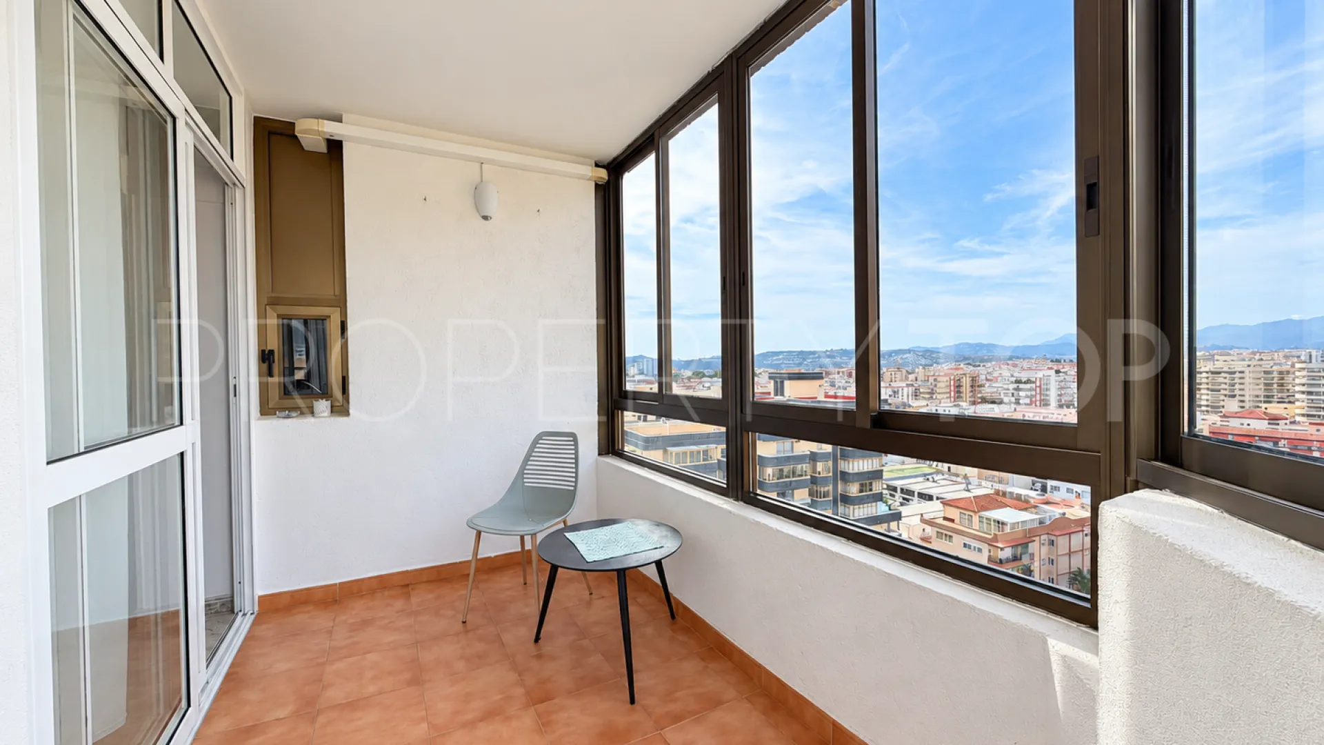 Comprar apartamento en Fuengirola Puerto con 1 dormitorio