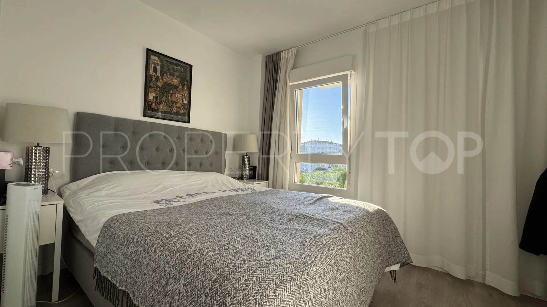 Buy Nueva Andalucia apartment