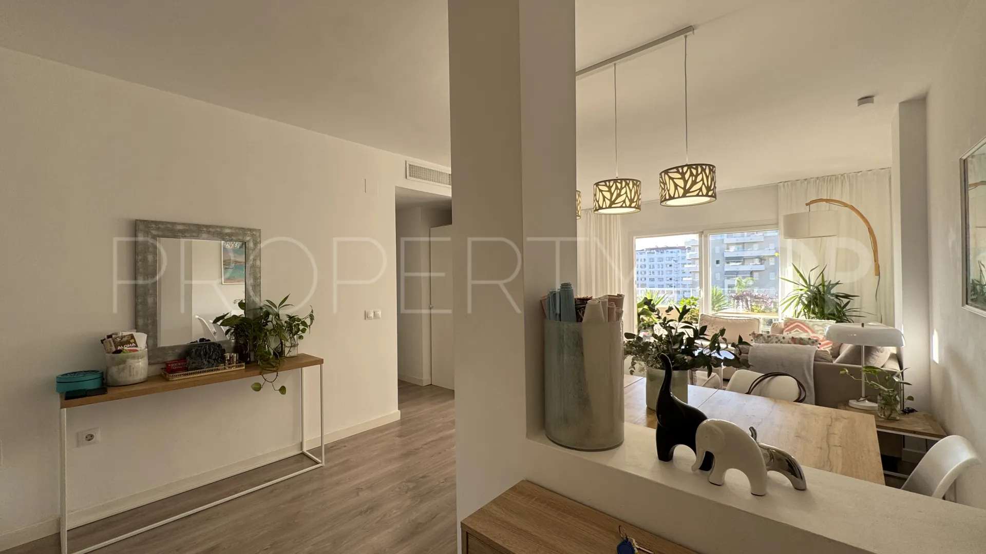 Buy Nueva Andalucia apartment