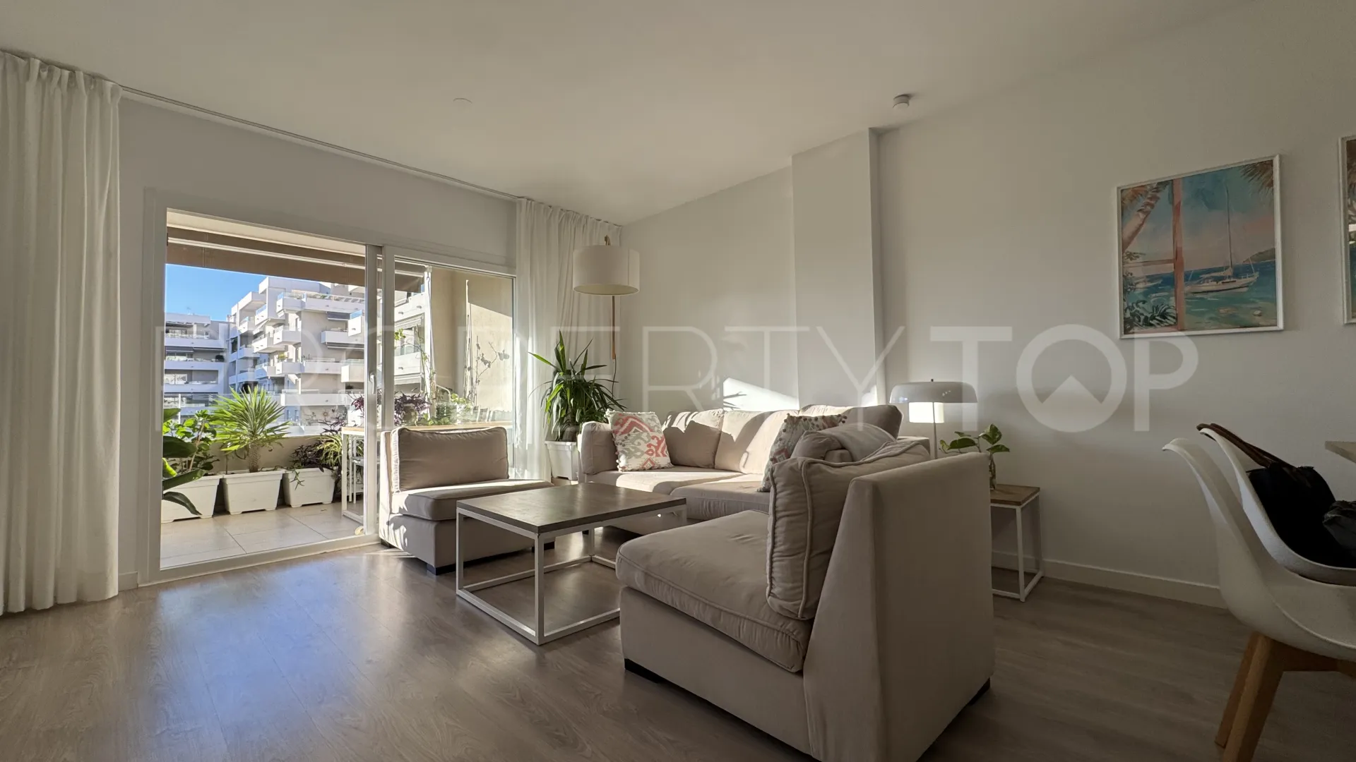 Buy Nueva Andalucia apartment
