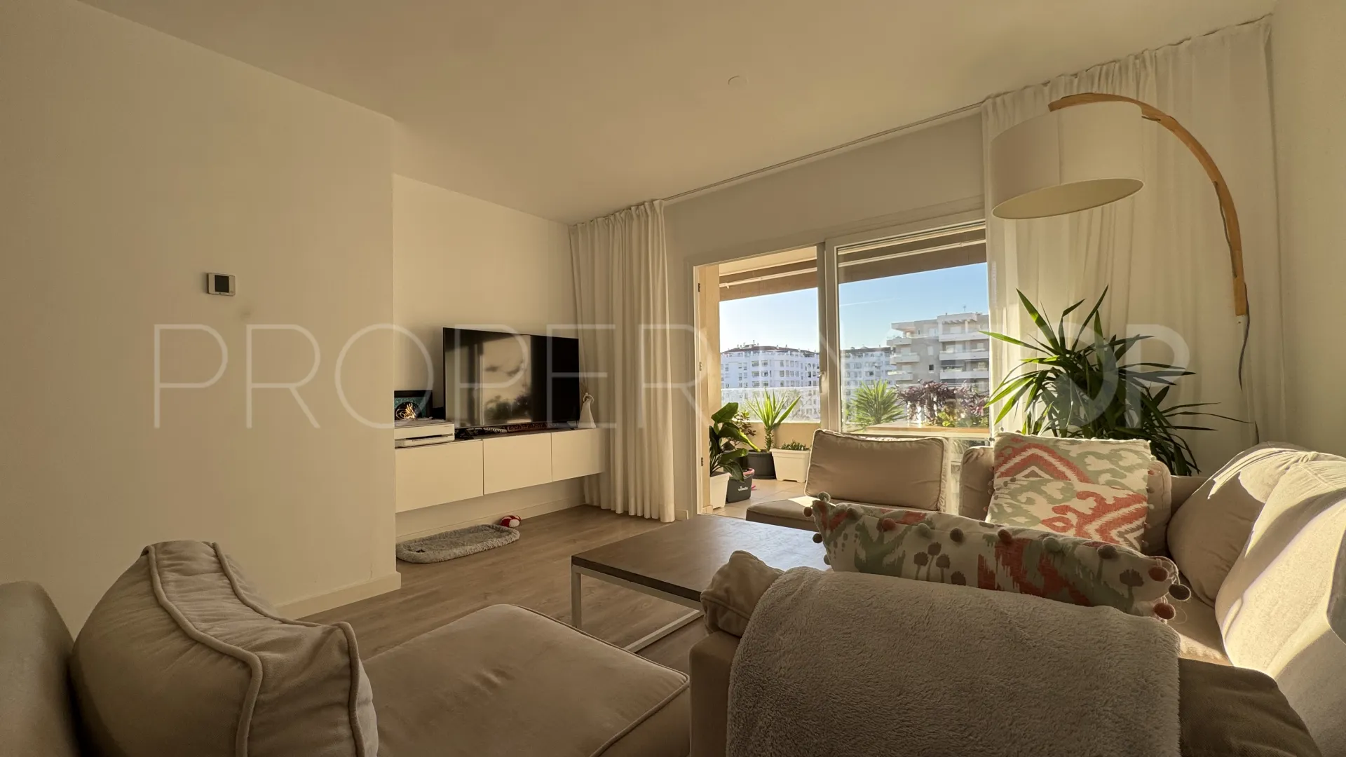 Buy Nueva Andalucia apartment