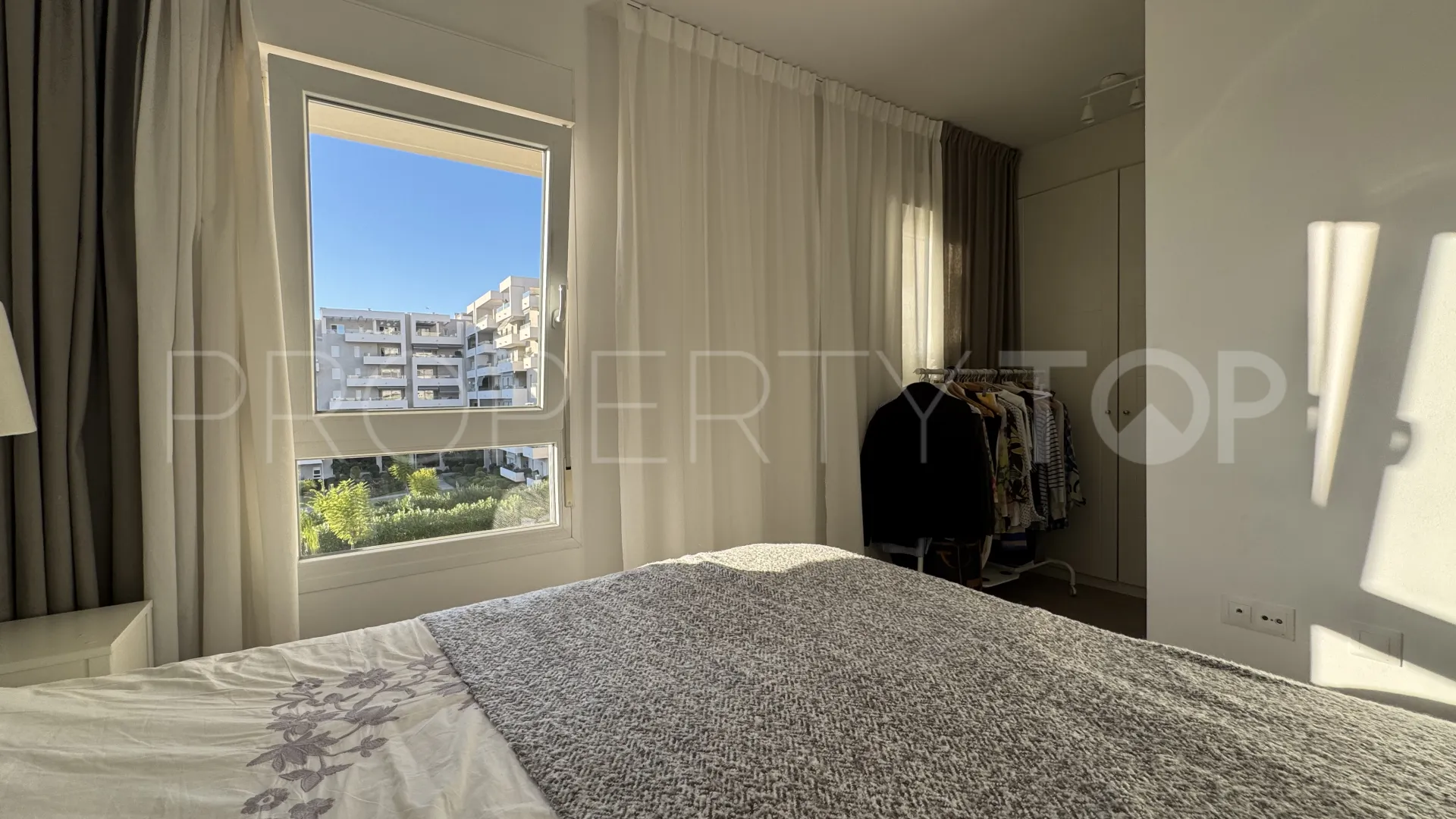 Buy Nueva Andalucia apartment