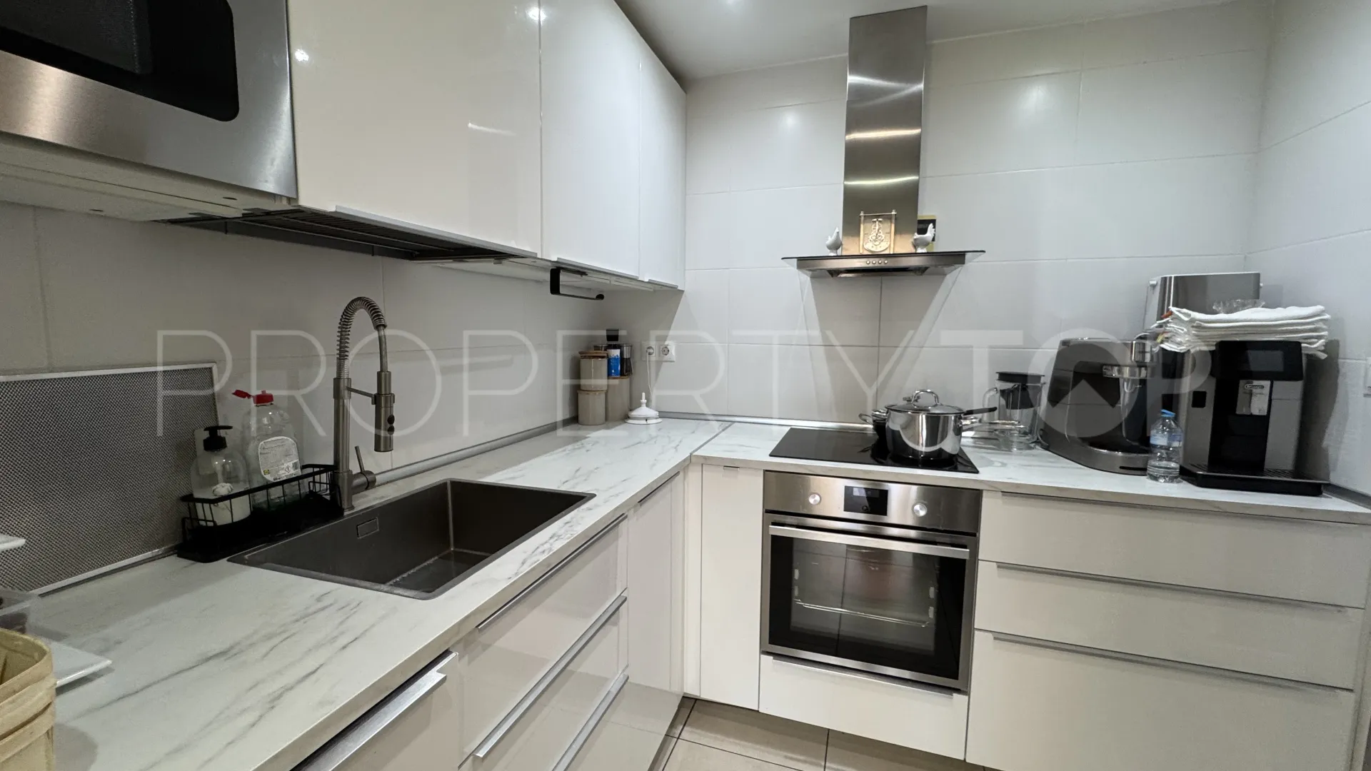 Buy Nueva Andalucia apartment