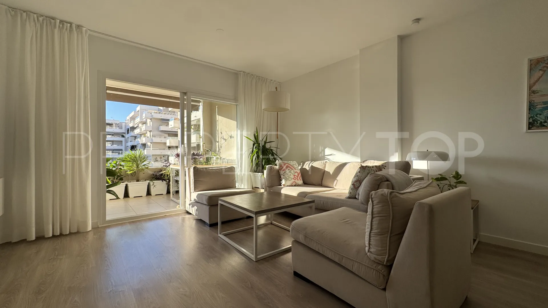 Buy Nueva Andalucia apartment