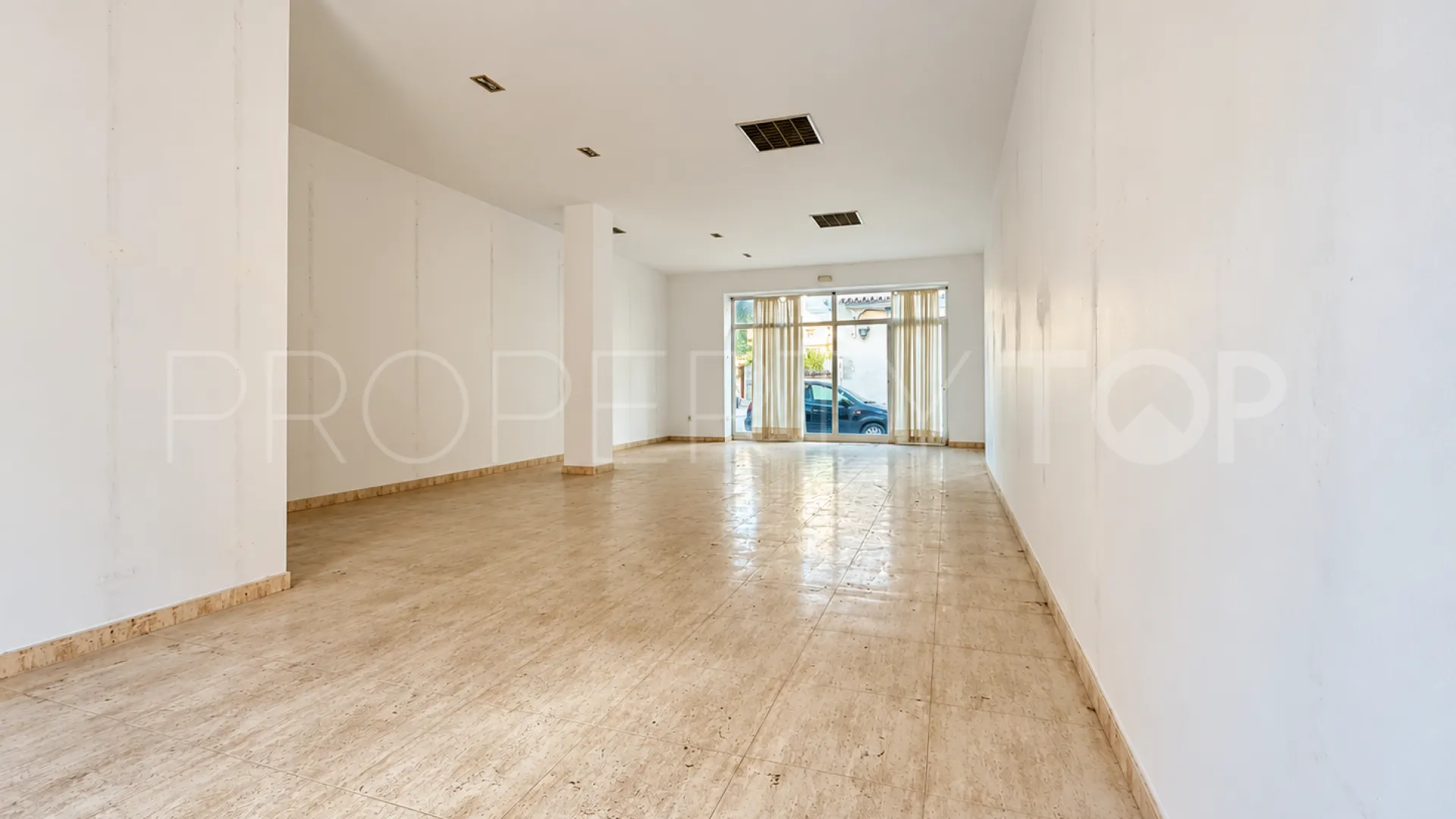 Fuengirola Centro, local comercial en venta