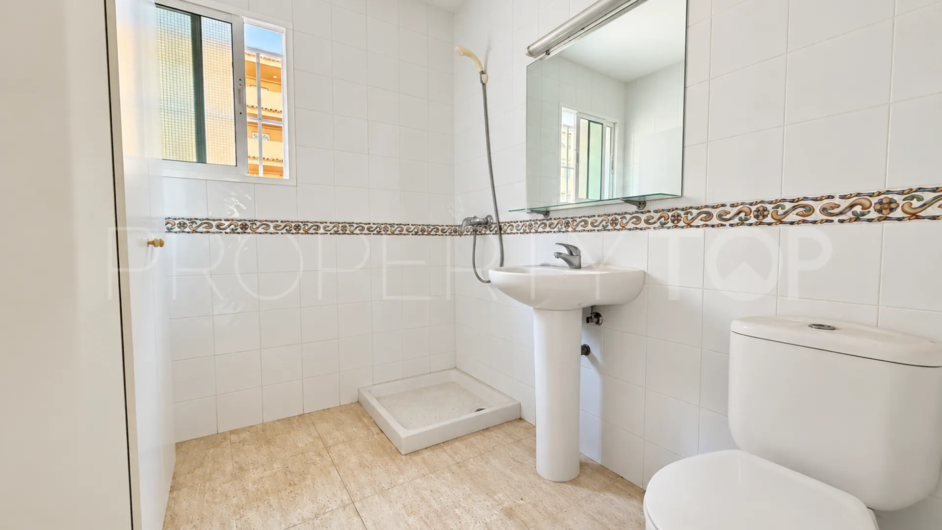 Fuengirola Centro, local comercial en venta