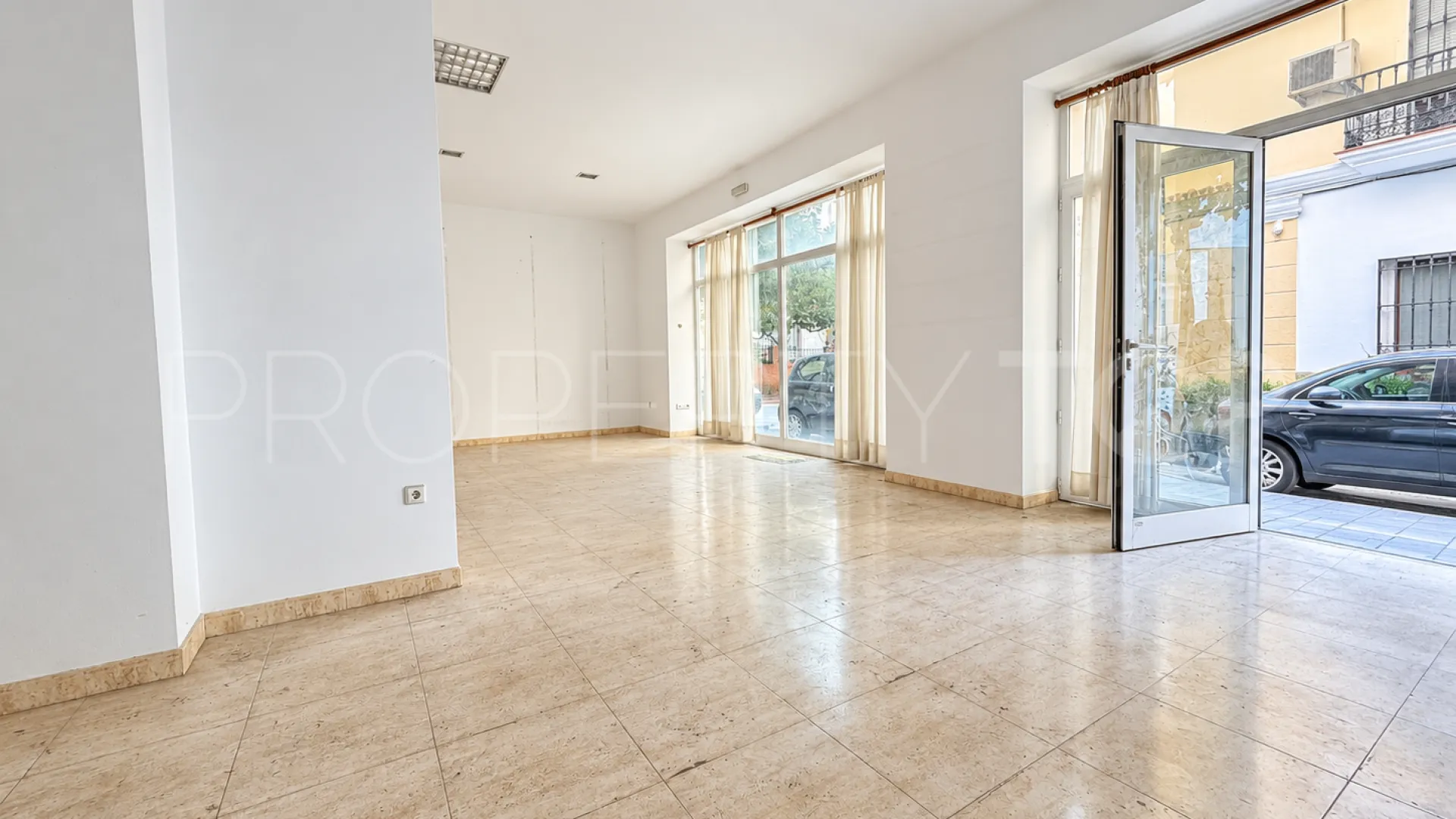 Fuengirola Centro, local comercial en venta