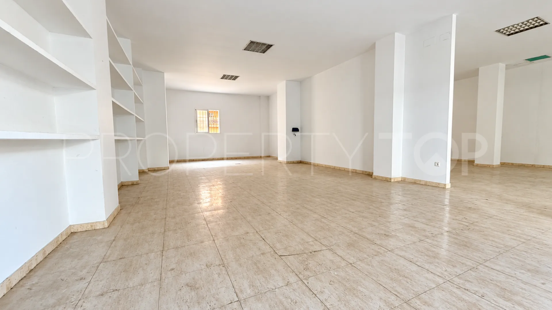 Fuengirola Centro, local comercial en venta