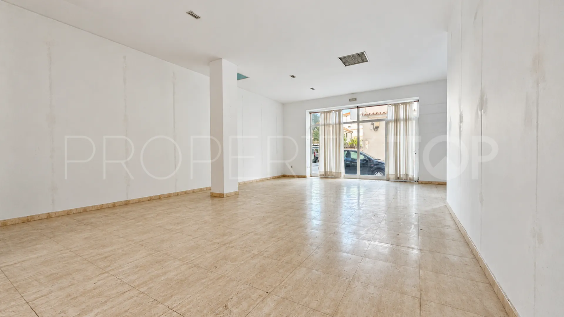 Fuengirola Centro, local comercial en venta