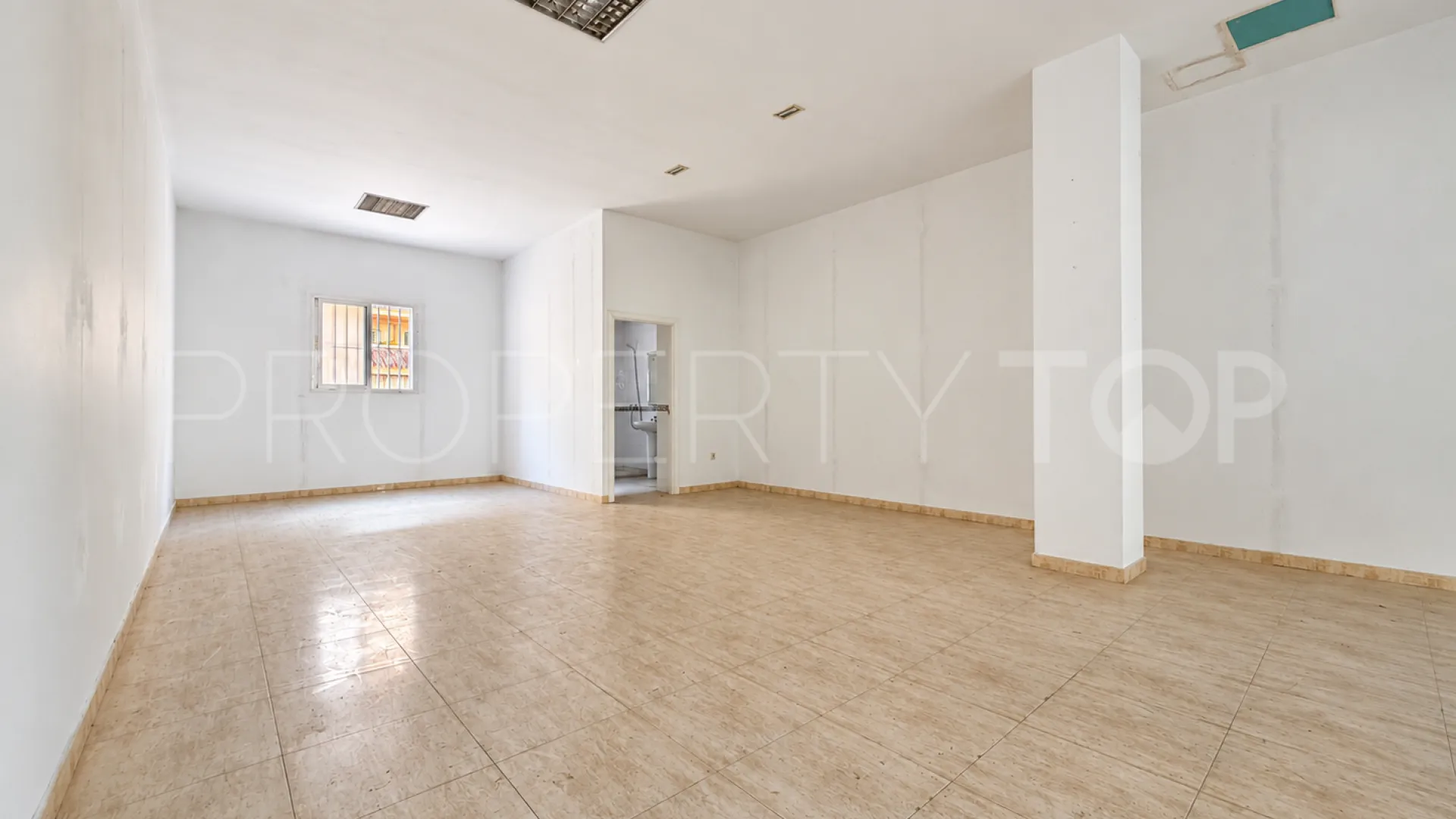 Fuengirola Centro, local comercial en venta