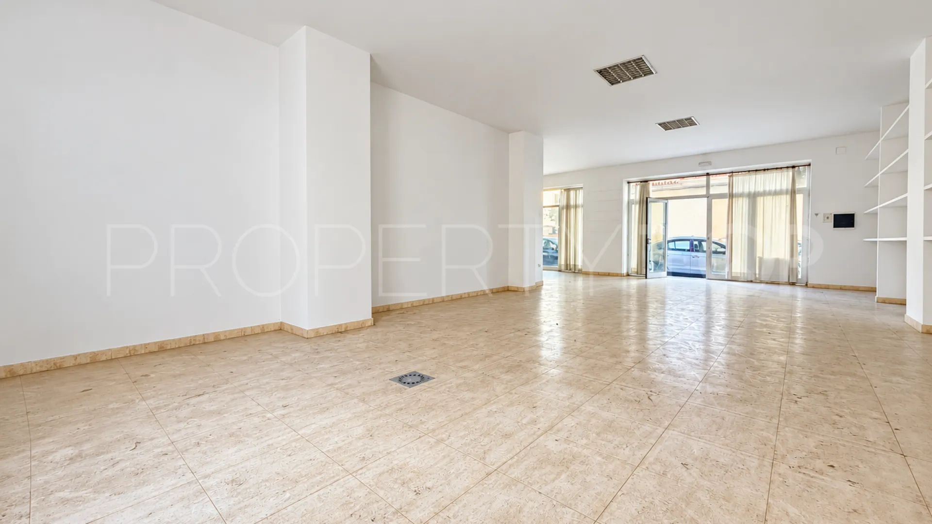 Fuengirola Centro, local comercial en venta