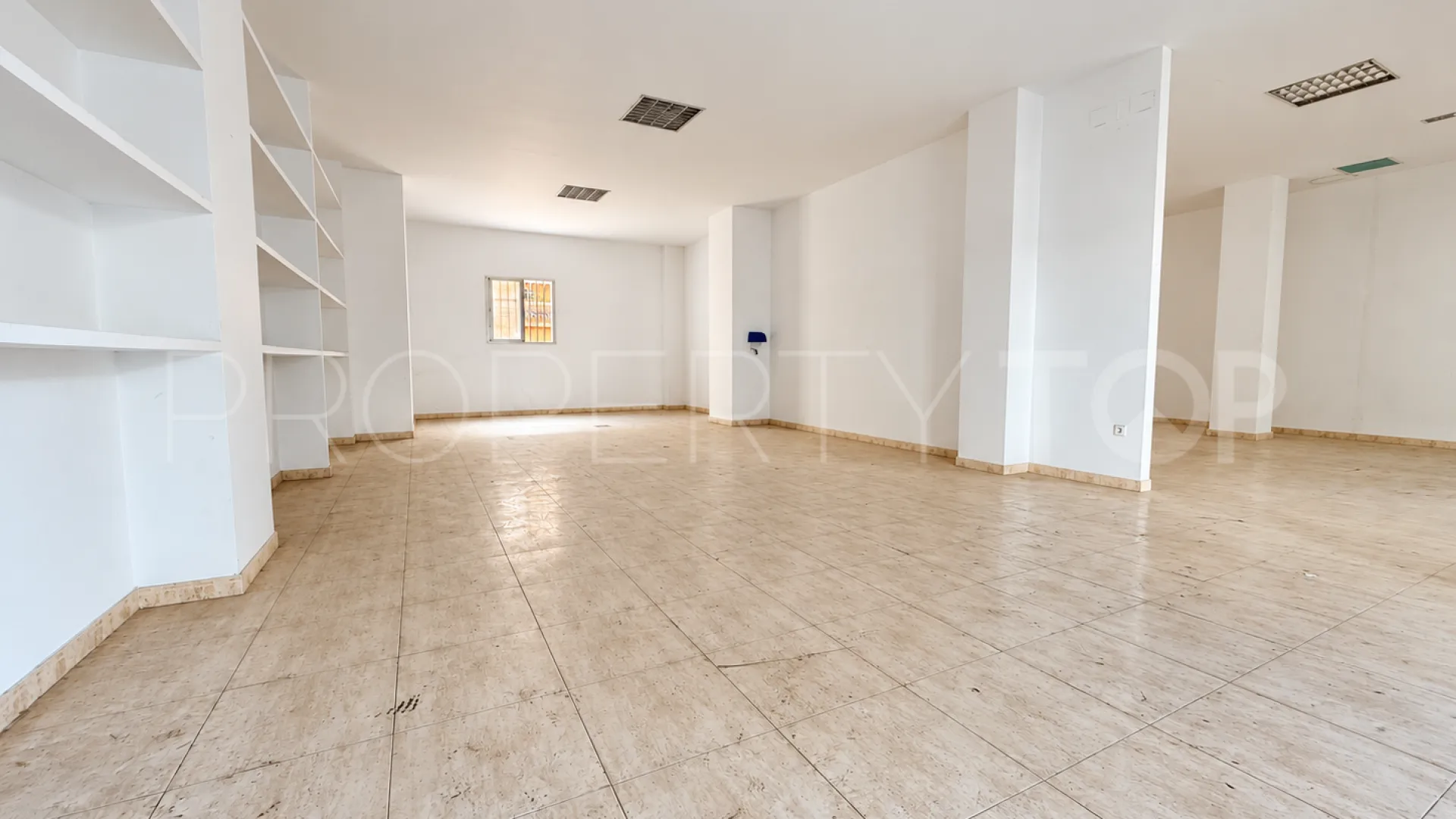 Fuengirola Centro, local comercial en venta