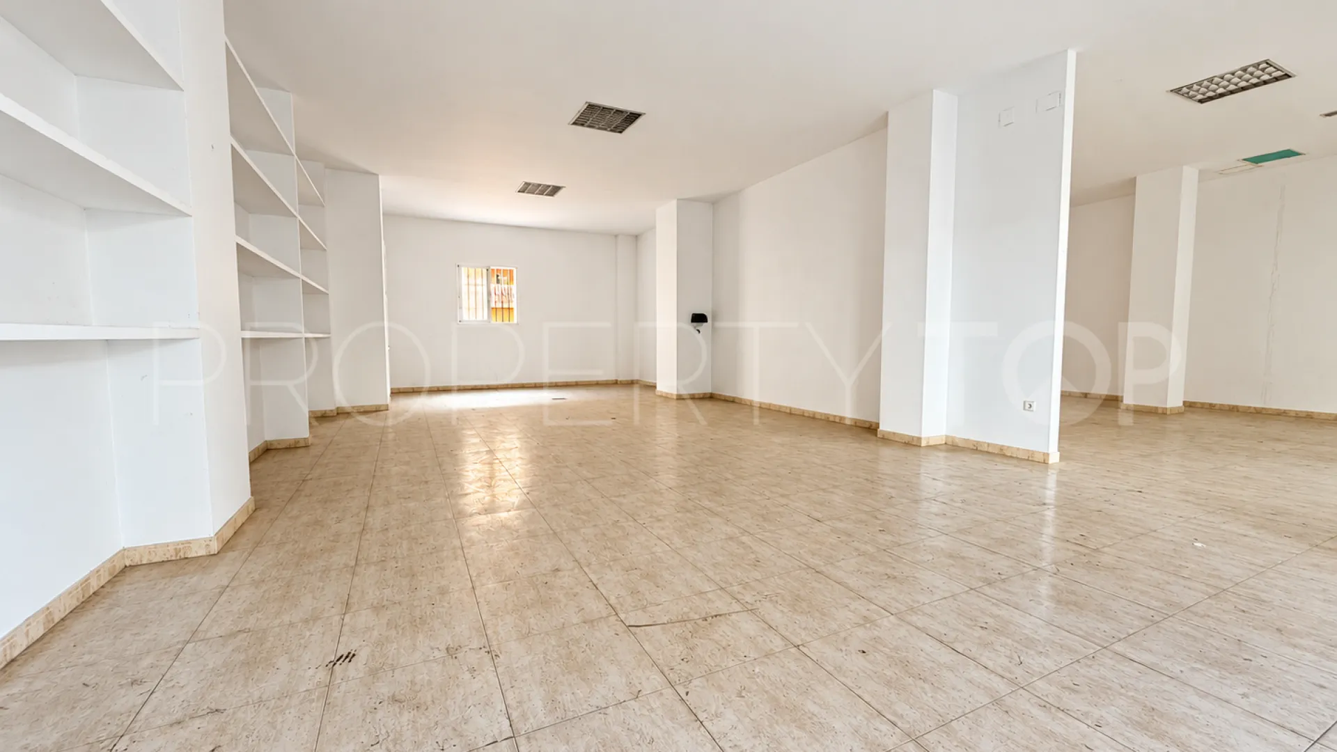 Fuengirola Centro, local comercial en venta