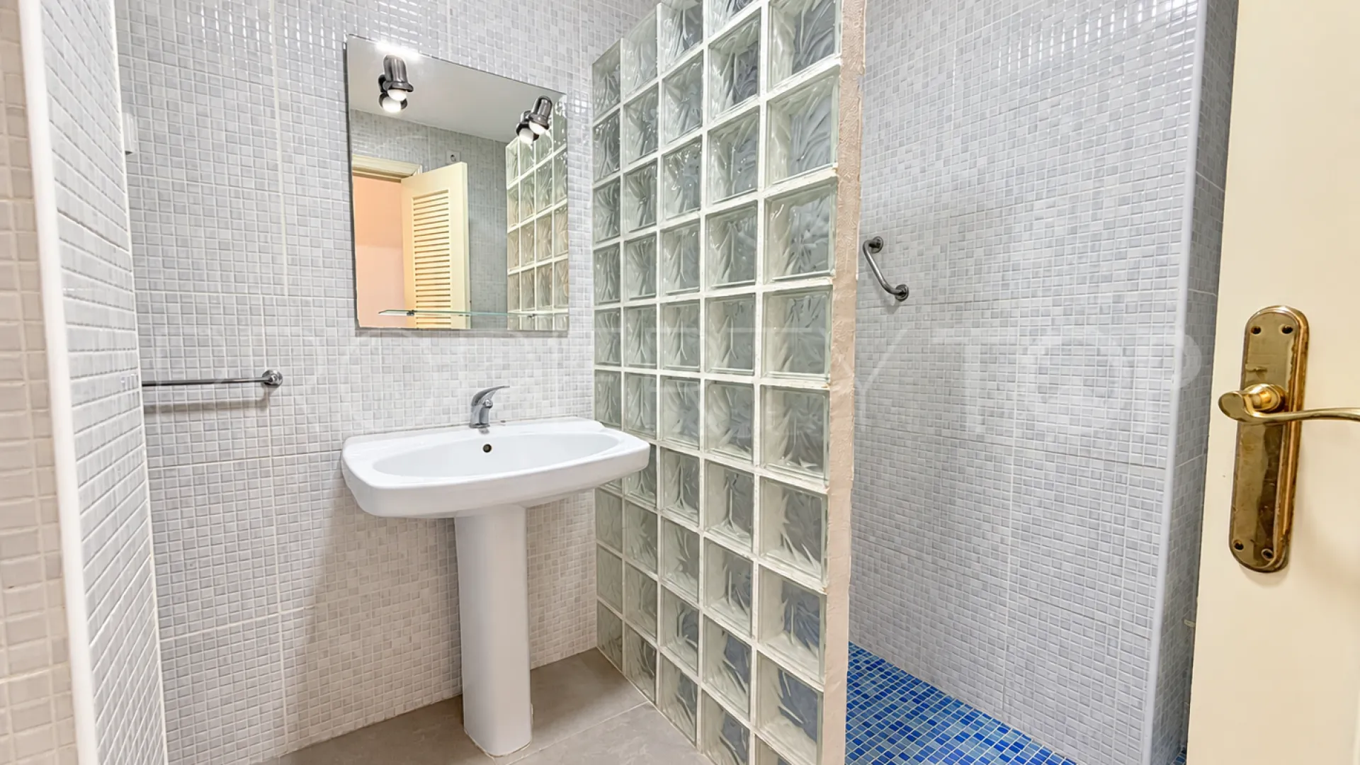 Apartamento de 2 dormitorios en venta en Las Gaviotas - Carvajal