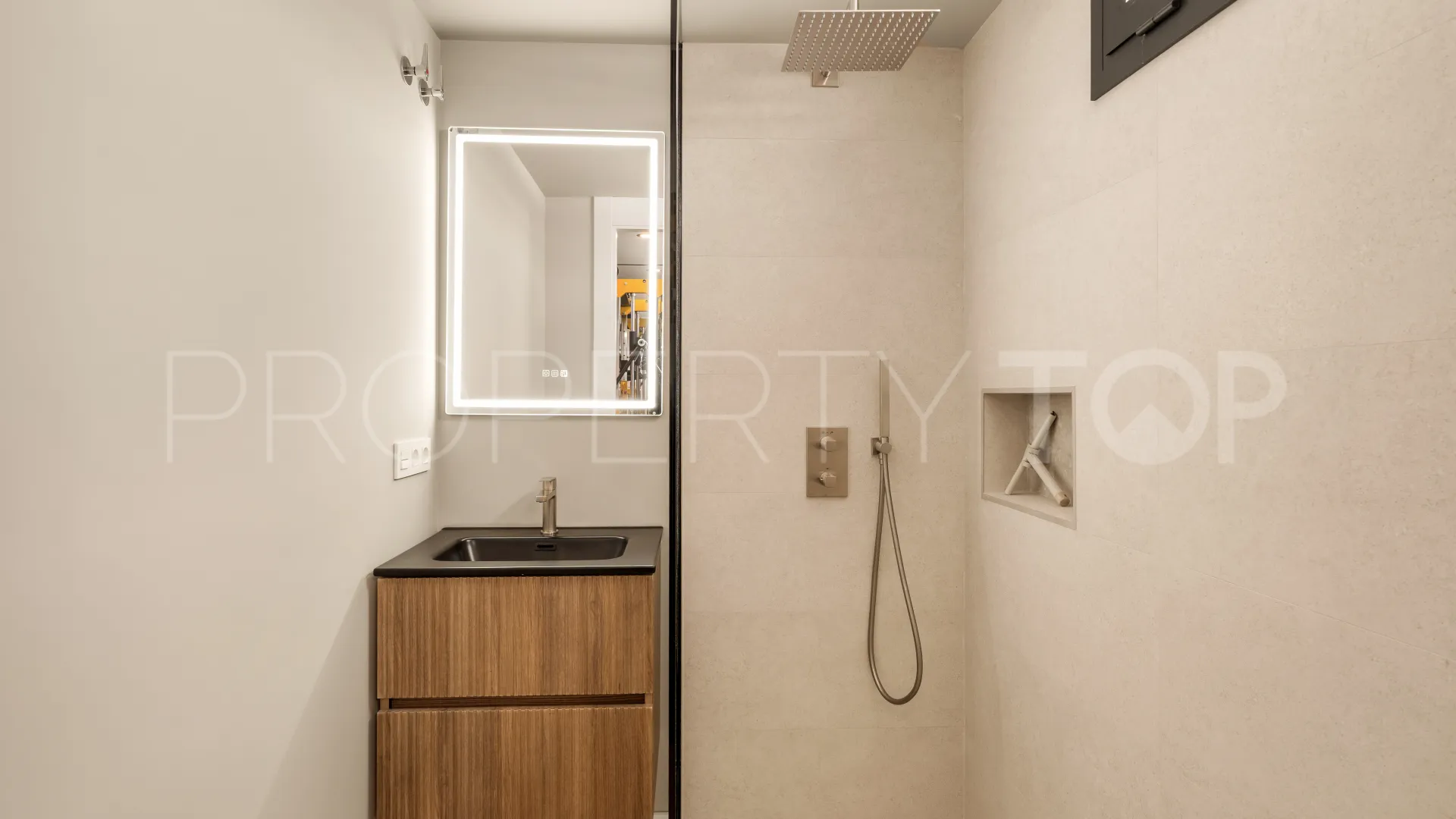 Villa en venta de 5 dormitorios en La Capellania