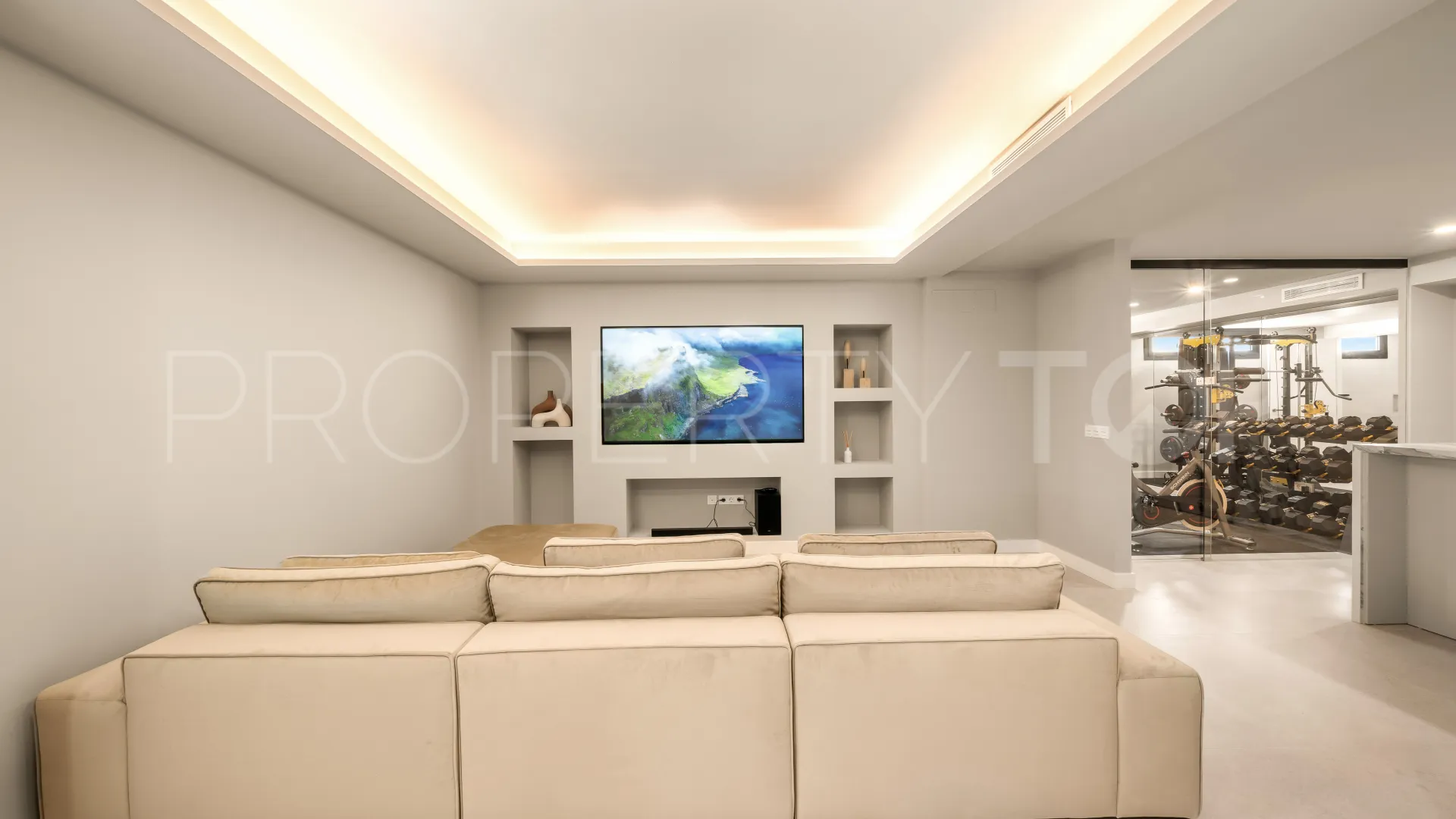 Villa en venta de 5 dormitorios en La Capellania