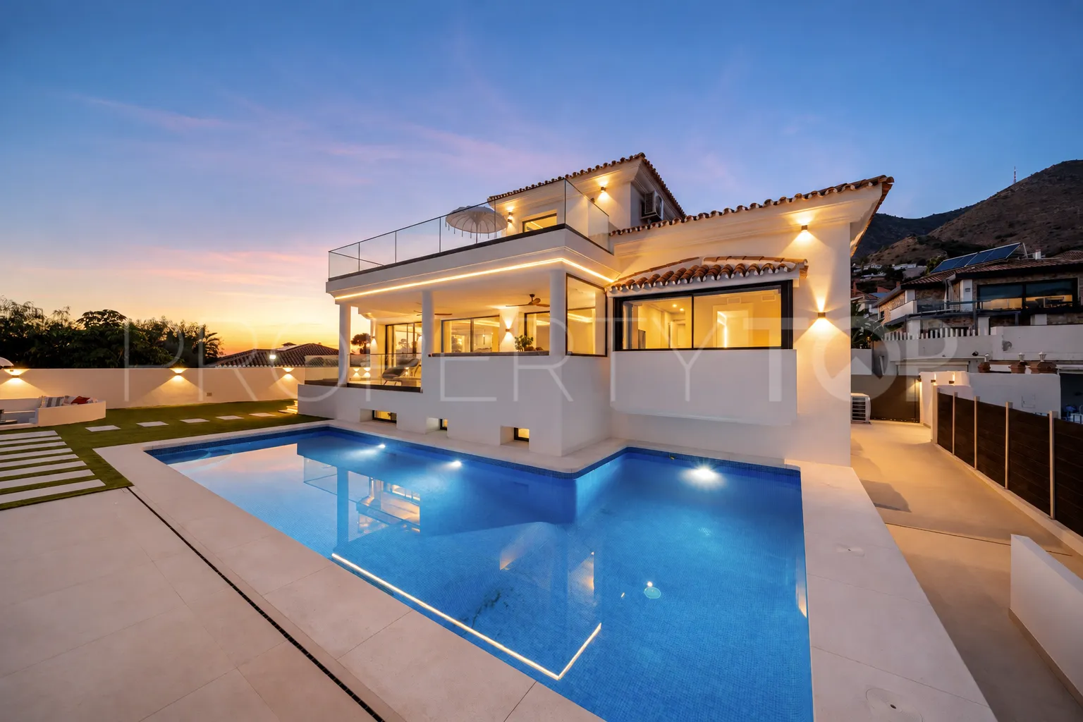 Villa en venta de 5 dormitorios en La Capellania