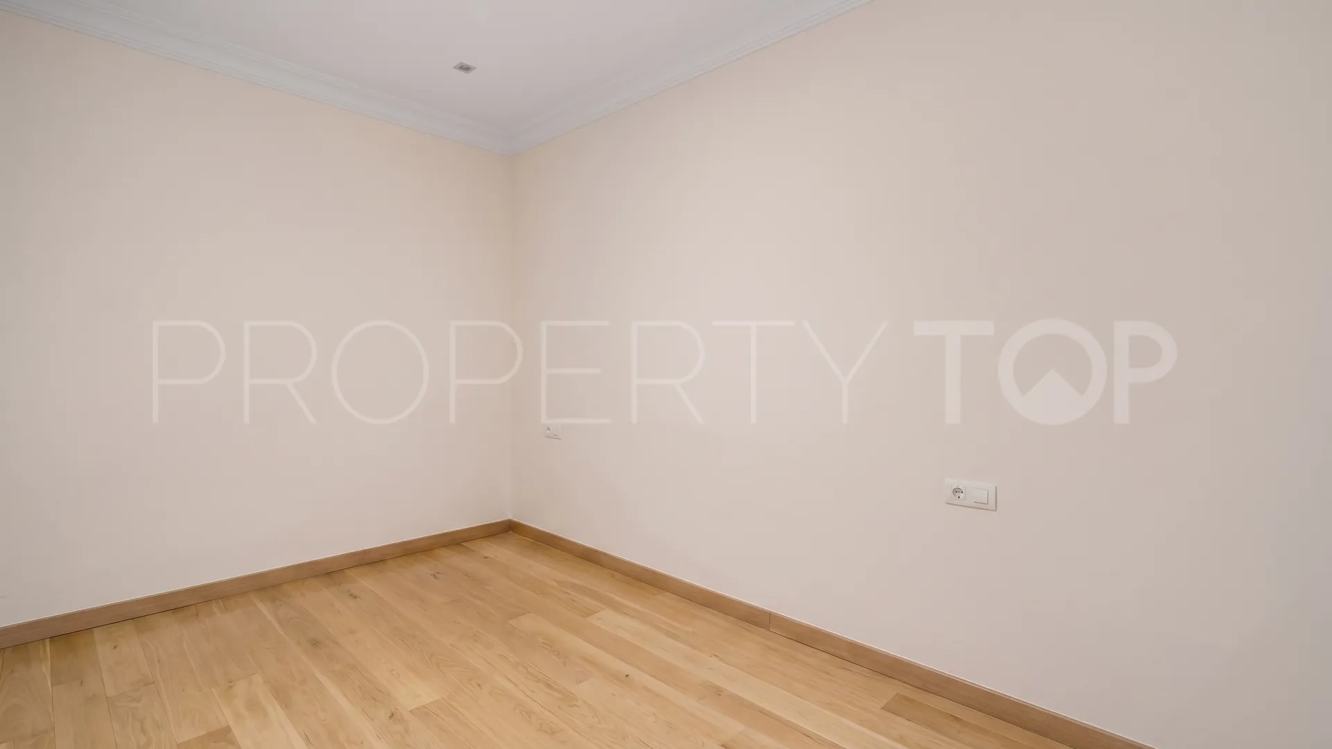 Villa for sale in Lomas de Magna Marbella with 4 bedrooms