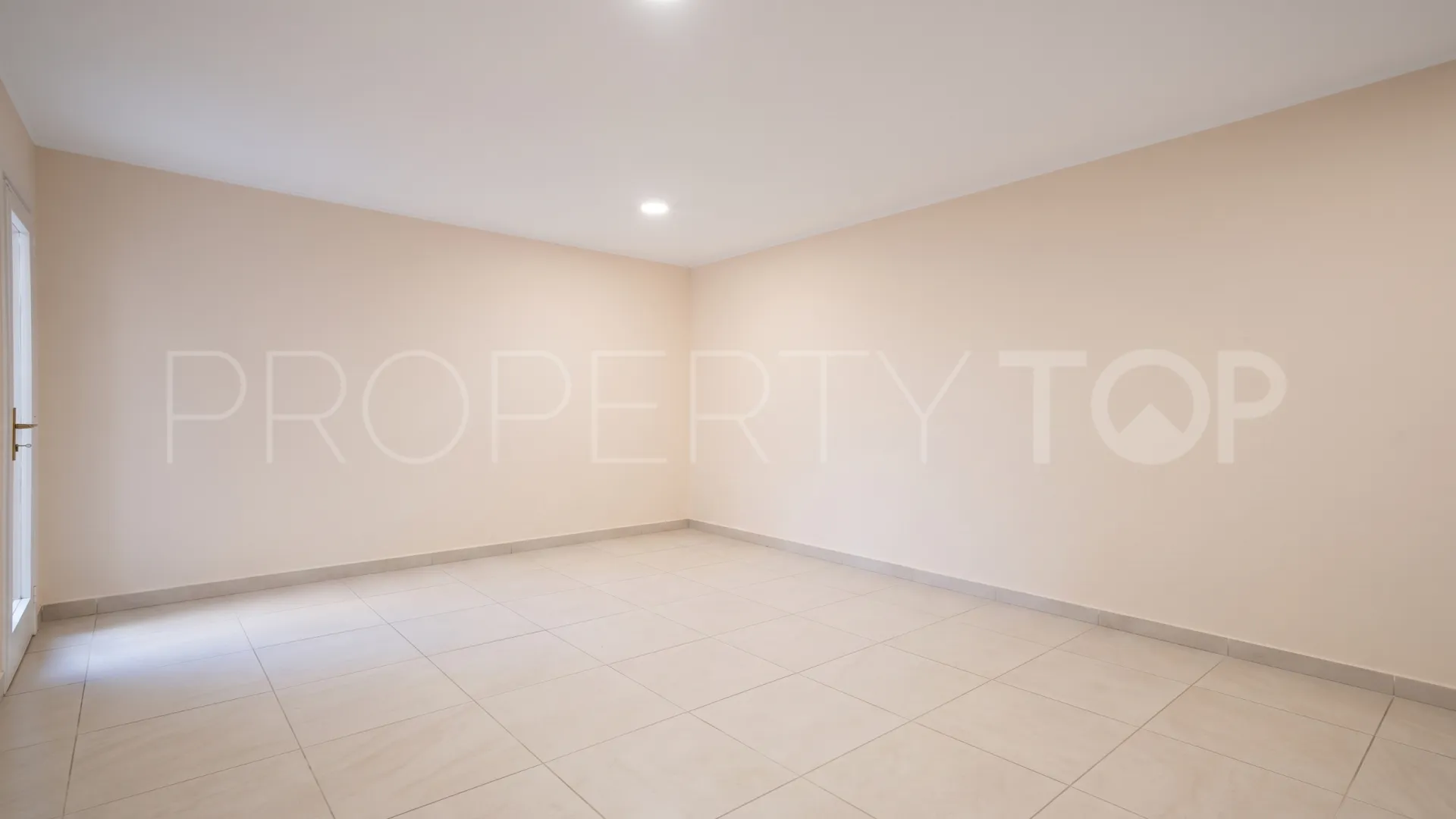Villa for sale in Lomas de Magna Marbella with 4 bedrooms