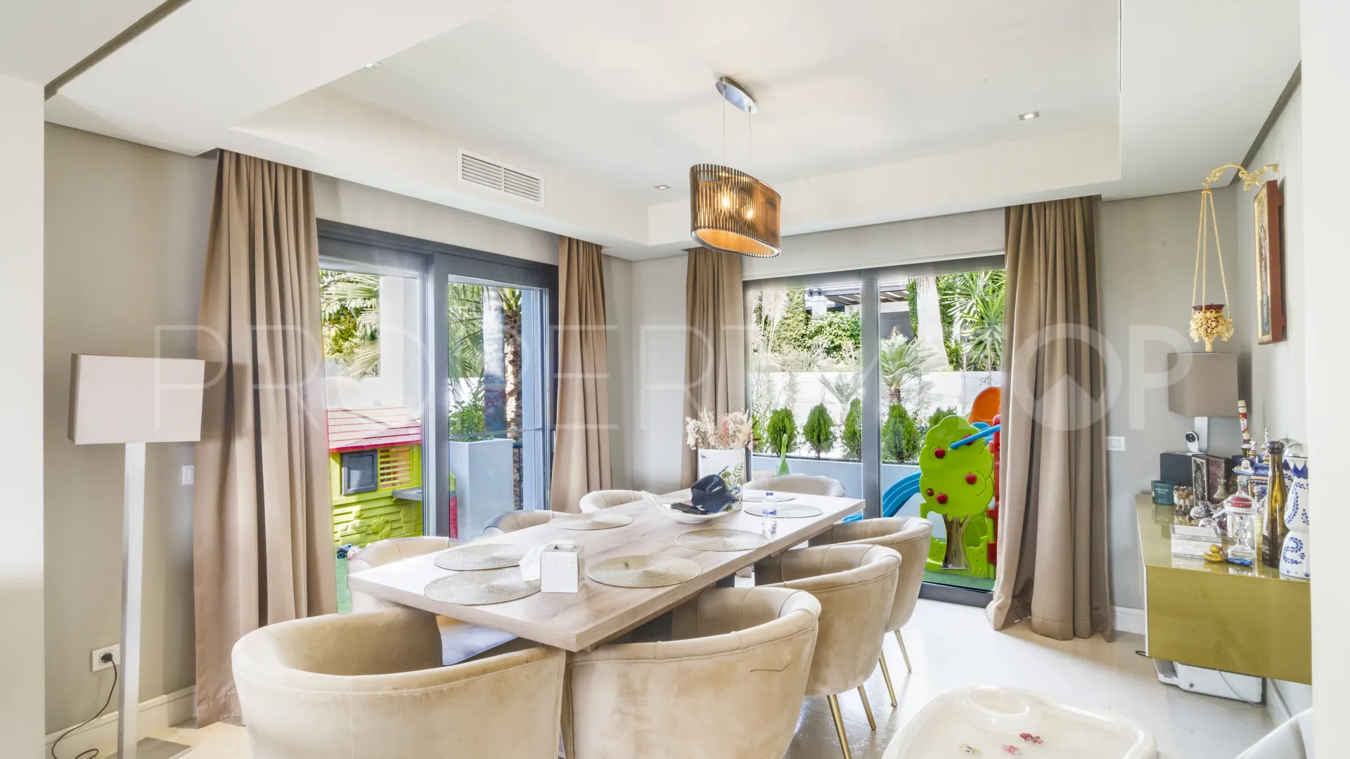 For sale villa in Lomas de Magna Marbella