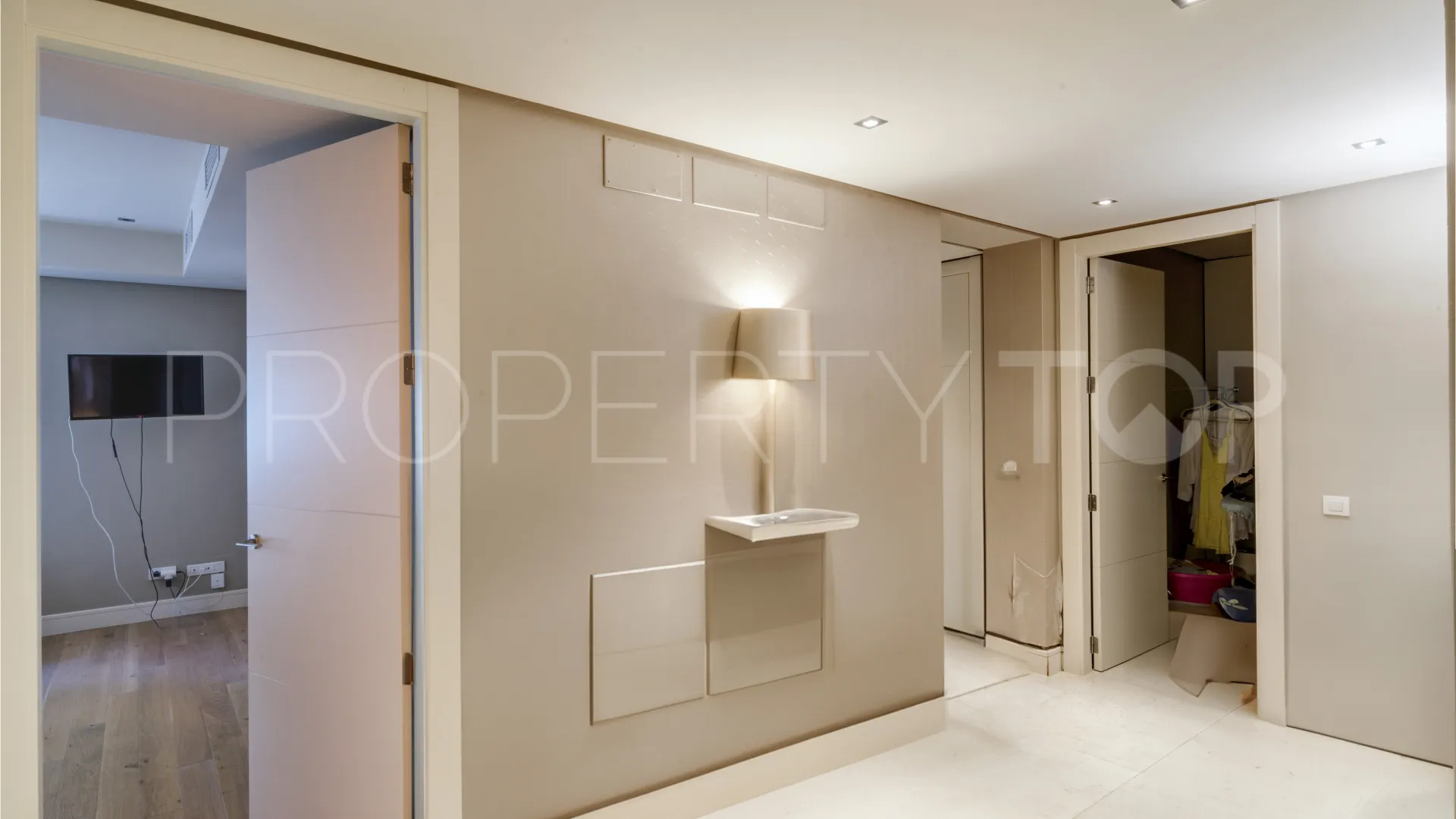 For sale villa in Lomas de Magna Marbella