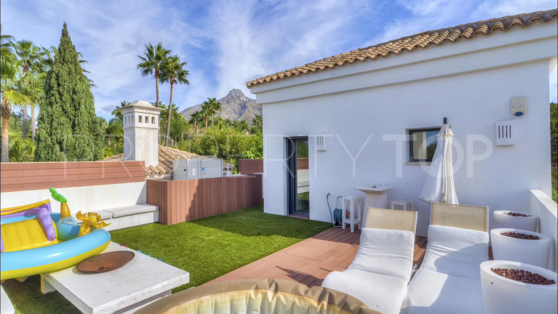 For sale villa in Lomas de Magna Marbella