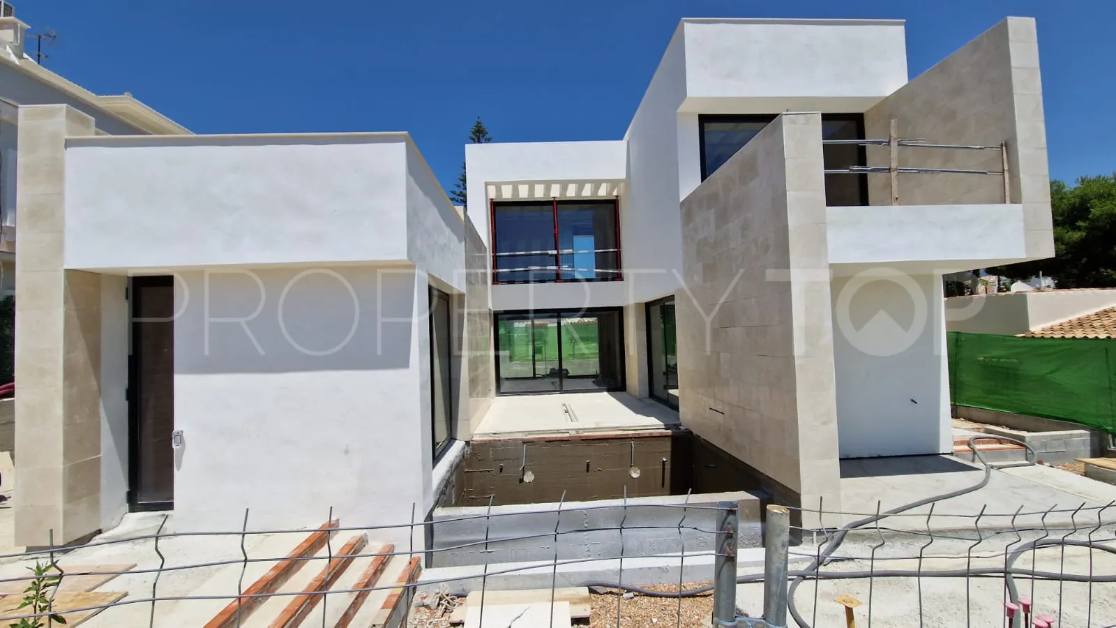 Villa a la venta en Nueva Andalucia
