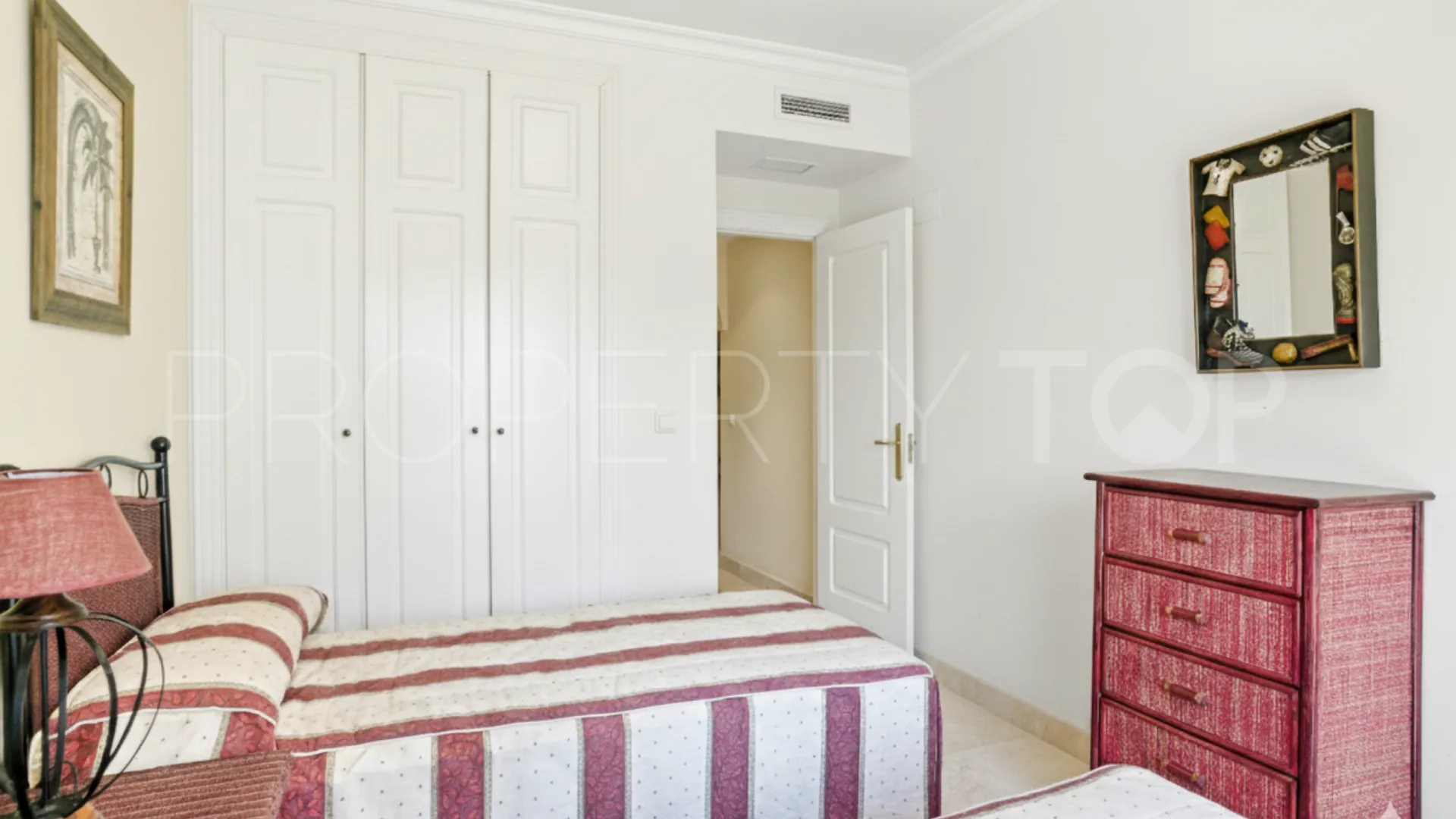 Apartamento en venta con 2 dormitorios en La Herradura