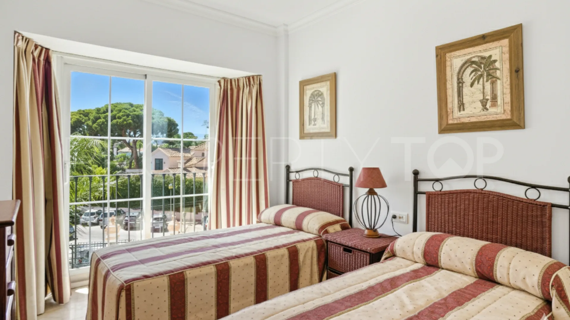 Apartamento en venta con 2 dormitorios en La Herradura