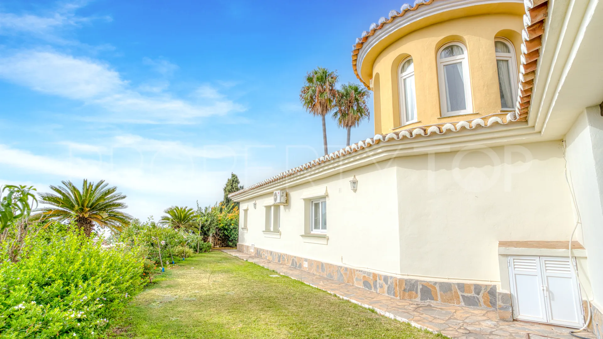 Villa en venta de 5 dormitorios en El Chaparral