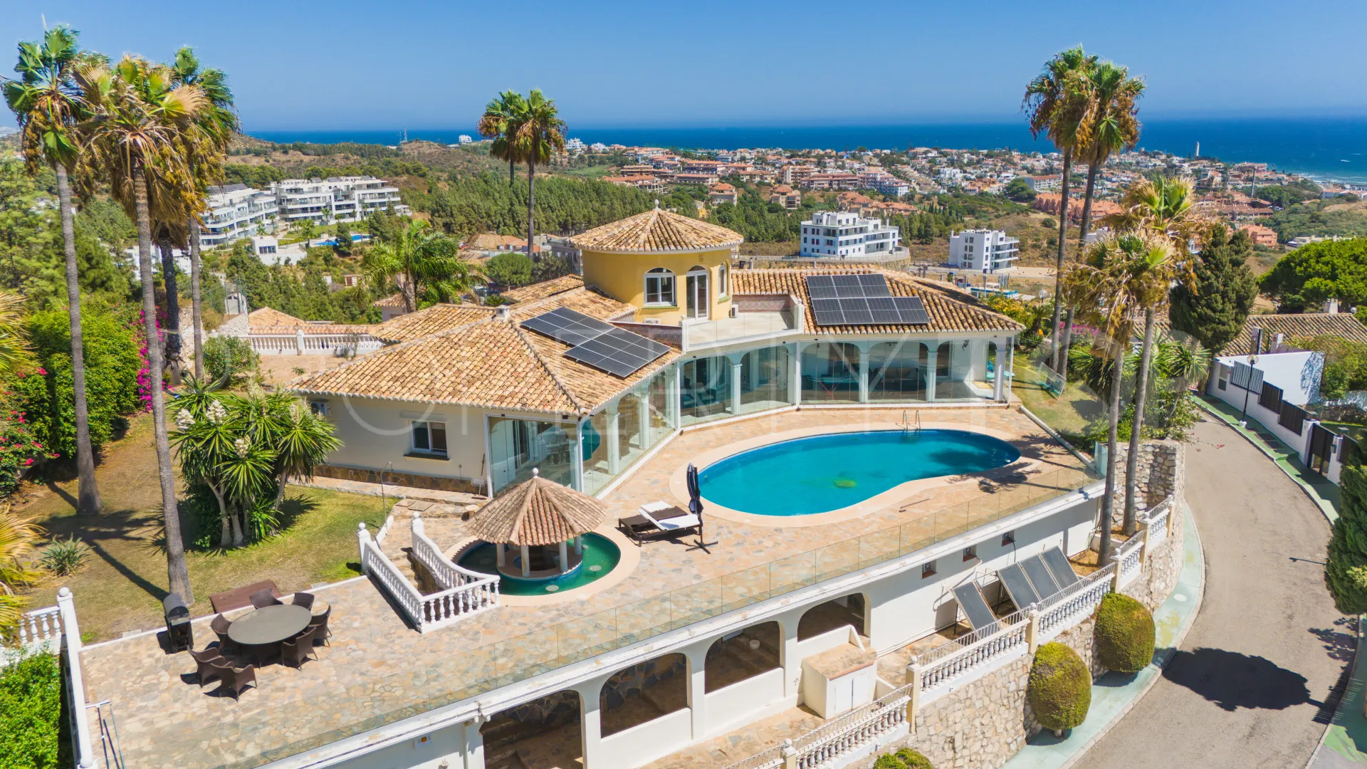 Villa en venta de 5 dormitorios en El Chaparral