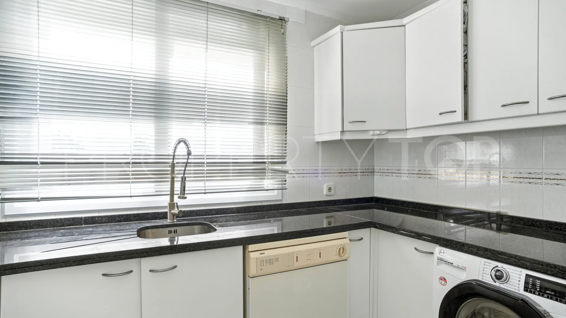 Villa en venta de 5 dormitorios en El Chaparral