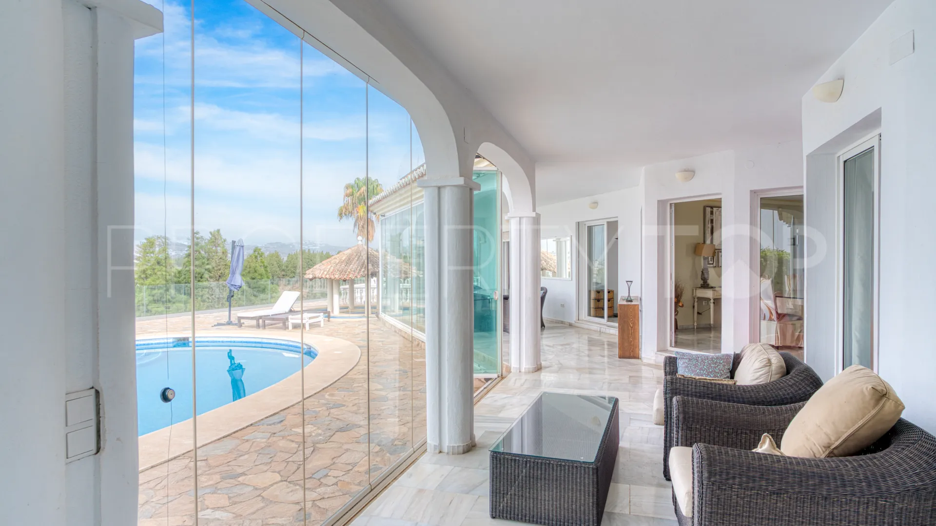 Villa en venta de 5 dormitorios en El Chaparral