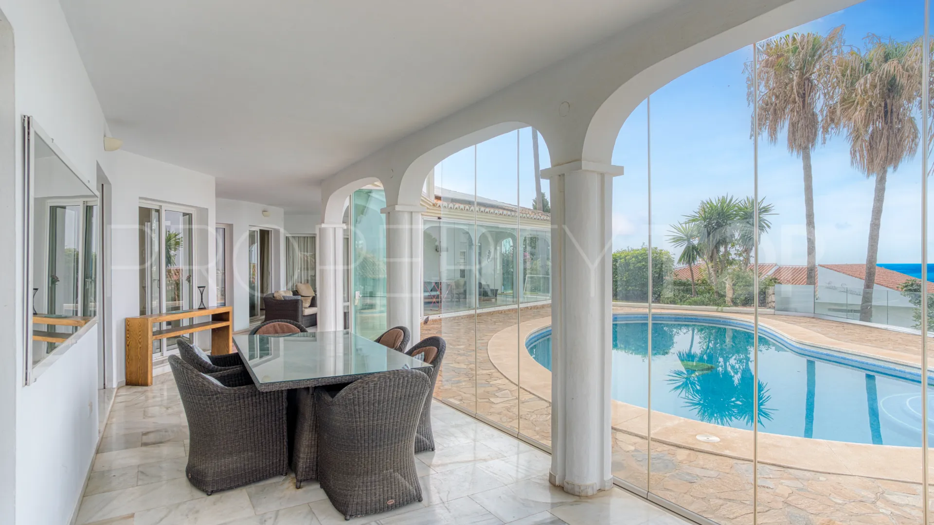 Villa en venta de 5 dormitorios en El Chaparral