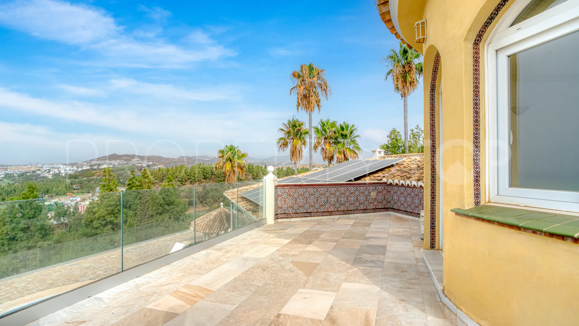 Villa en venta de 5 dormitorios en El Chaparral