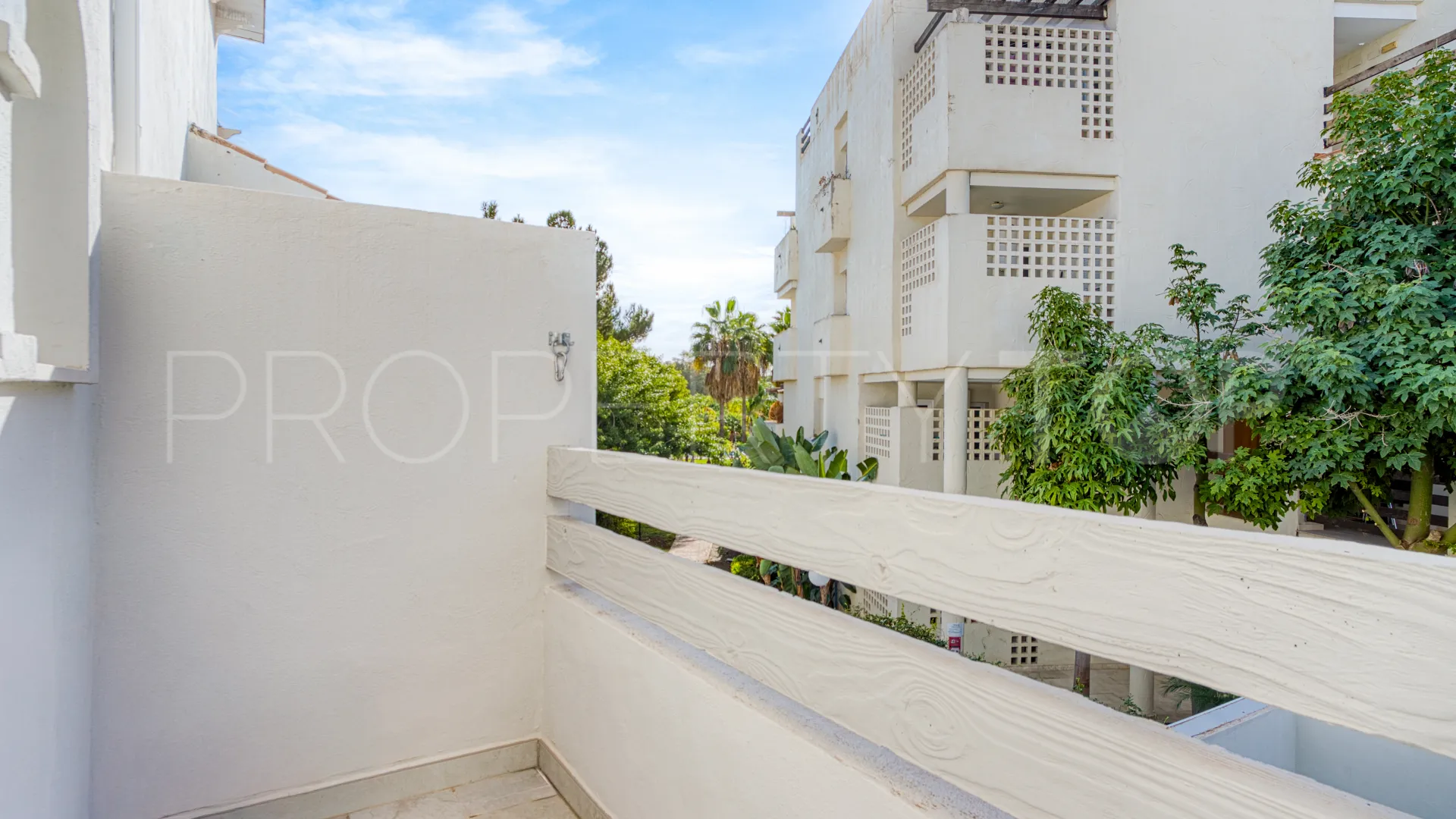For sale 3 bedrooms town house in Agra Residencial
