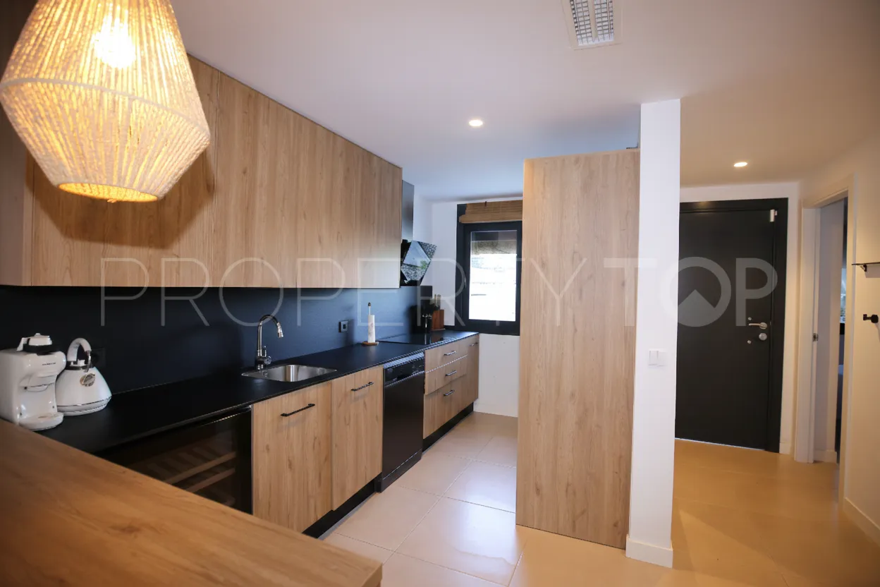 For sale 3 bedrooms town house in Agra Residencial