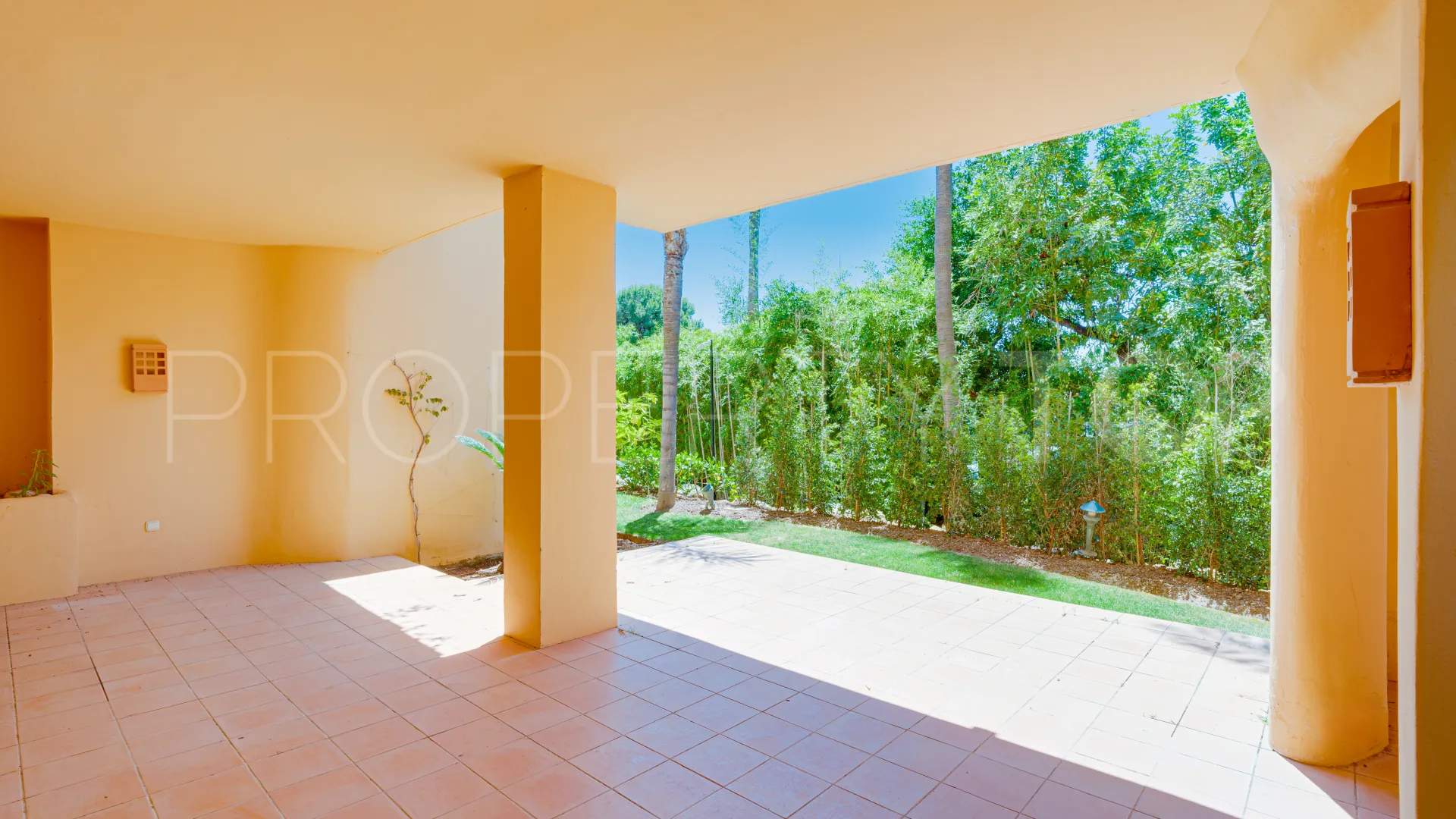 For sale ground floor apartment in Mansion Club