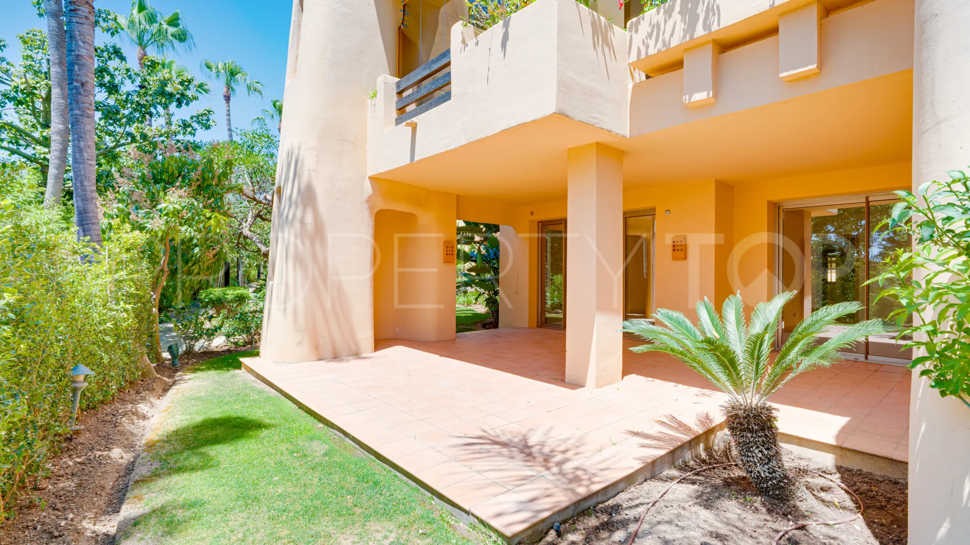 For sale ground floor apartment in Mansion Club